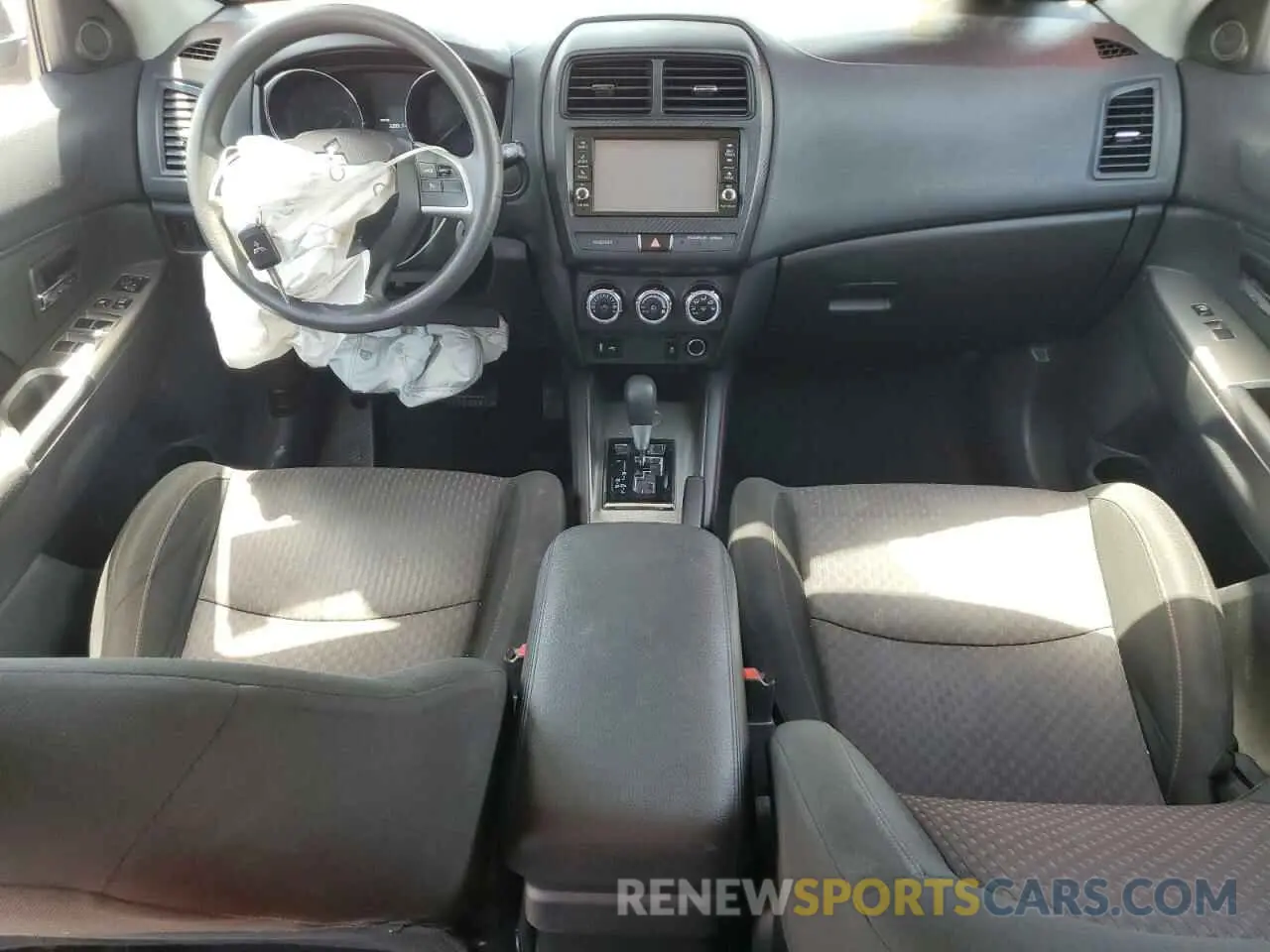8 Photograph of a damaged car JA4AP3AU7KU006760 MITSUBISHI OUTLANDER 2019