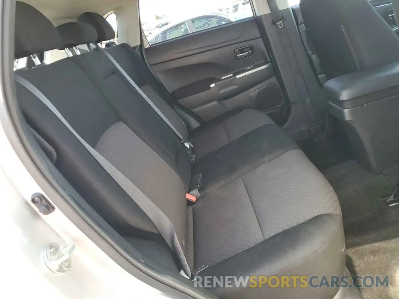 11 Photograph of a damaged car JA4AP3AU7KU030850 MITSUBISHI OUTLANDER 2019