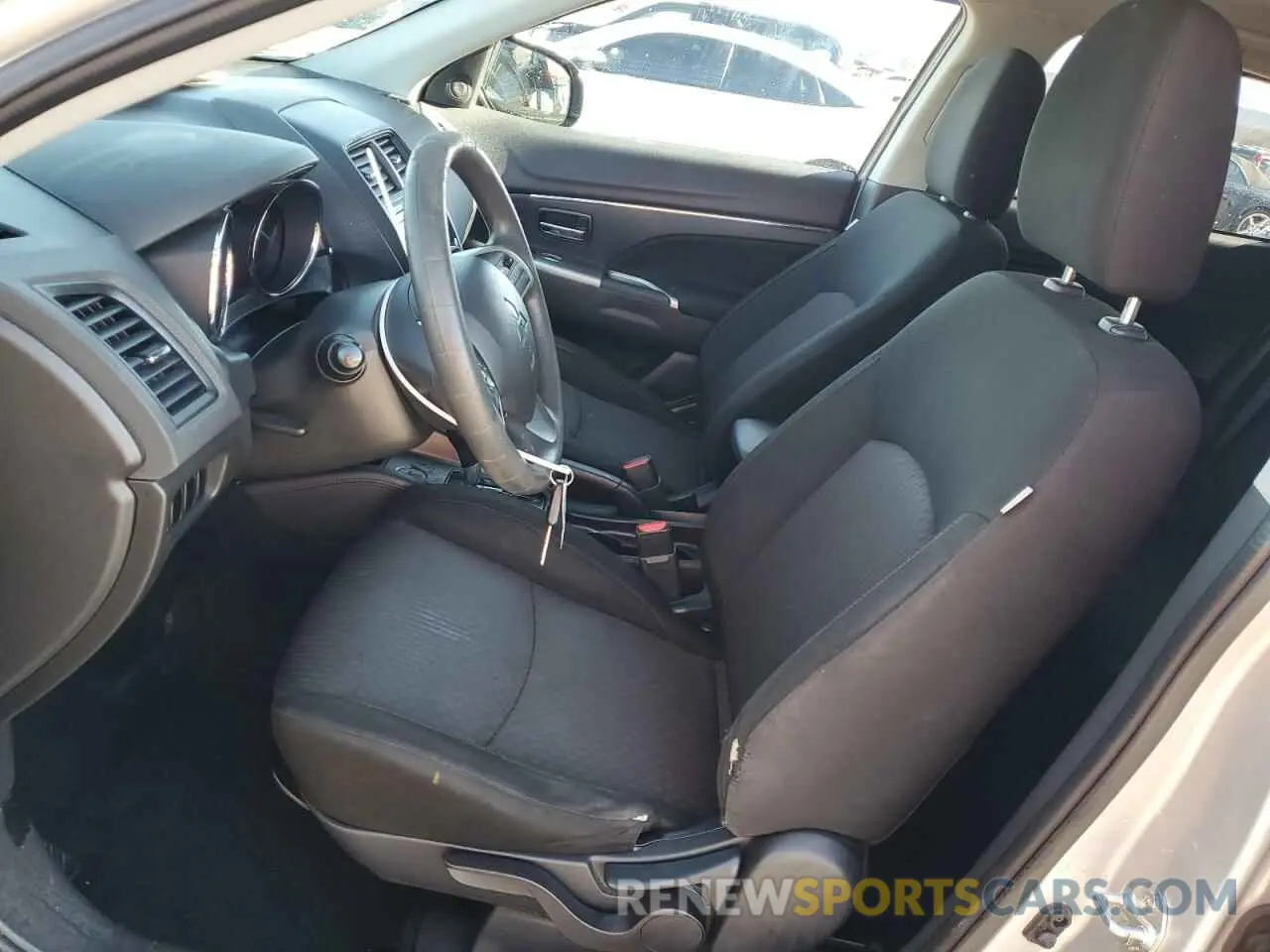 7 Photograph of a damaged car JA4AP3AU7KU030850 MITSUBISHI OUTLANDER 2019