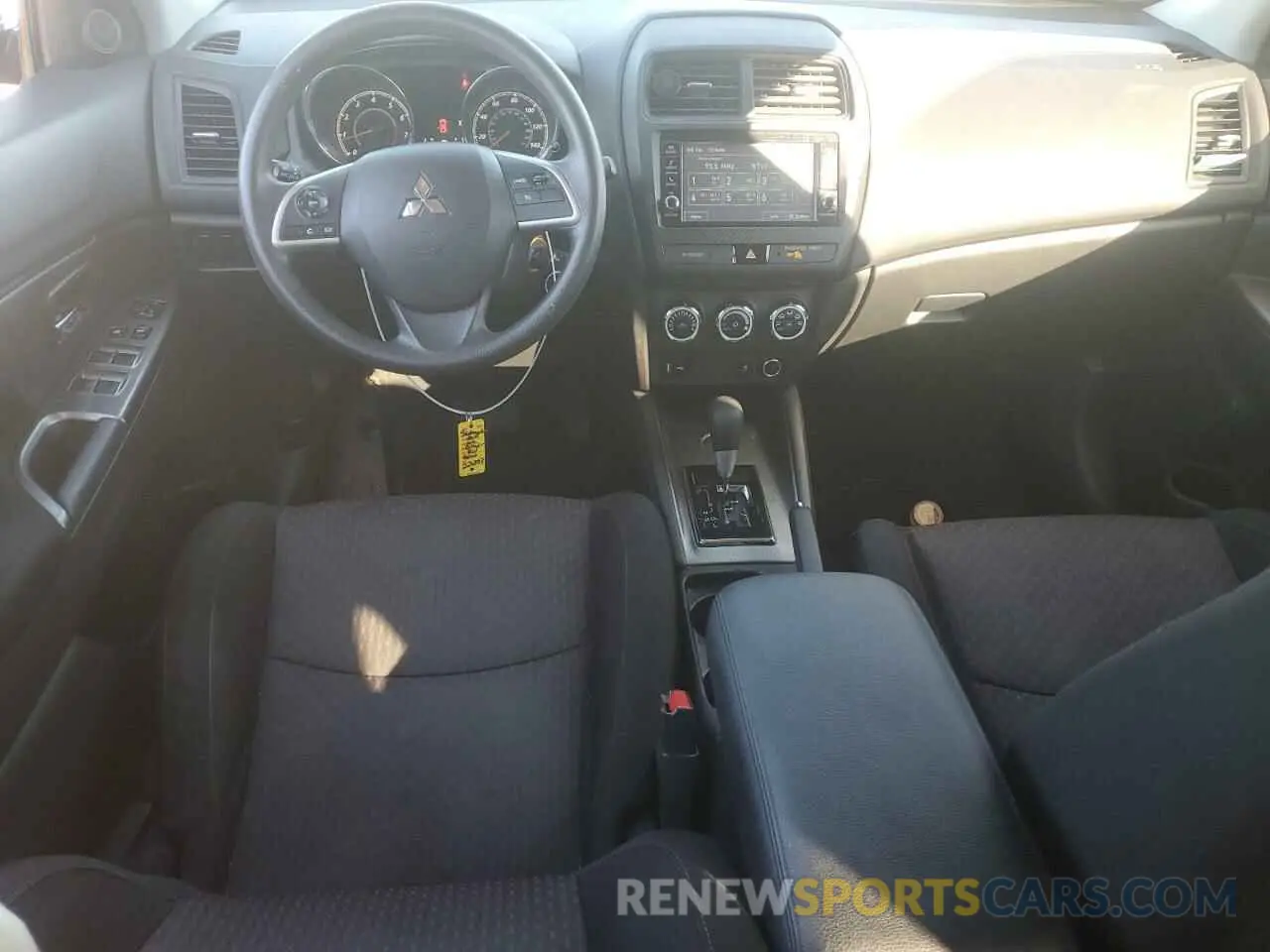 8 Photograph of a damaged car JA4AP3AU7KU035658 MITSUBISHI OUTLANDER 2019