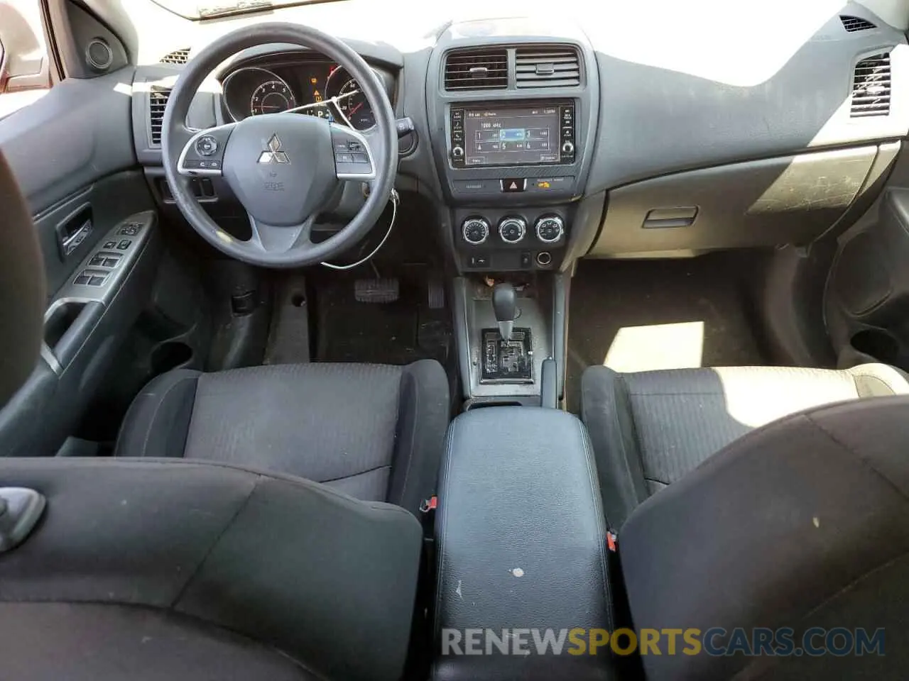 8 Photograph of a damaged car JA4AP3AU8KU016990 MITSUBISHI OUTLANDER 2019