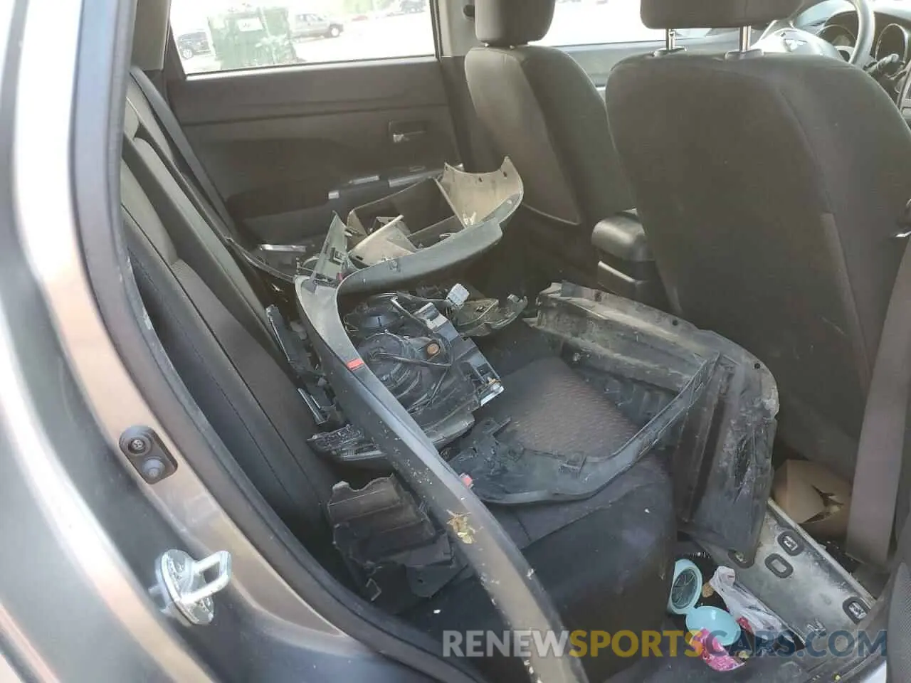 12 Photograph of a damaged car JA4AP3AU8KU017685 MITSUBISHI OUTLANDER 2019