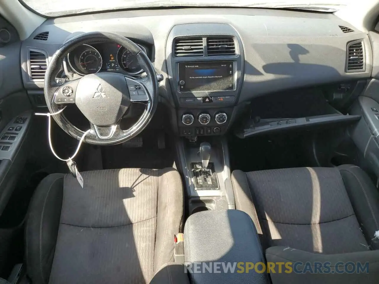 8 Photograph of a damaged car JA4AP4AU2KU027442 MITSUBISHI OUTLANDER 2019