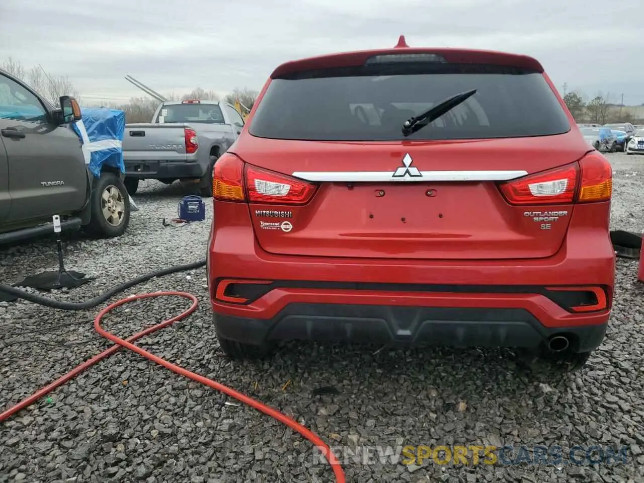 6 Photograph of a damaged car JA4AP4AU5KU017620 MITSUBISHI OUTLANDER 2019