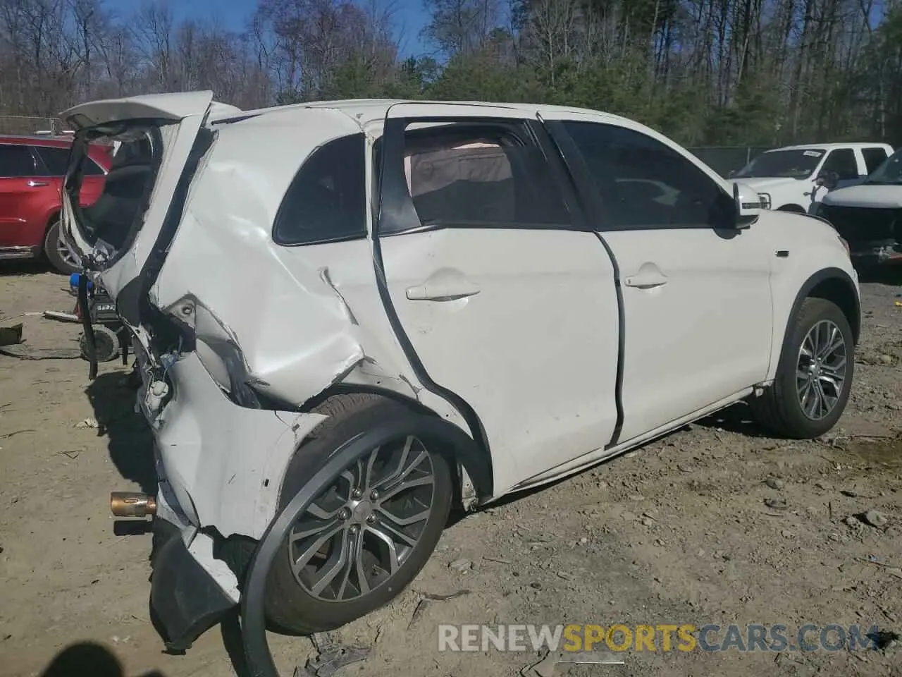 3 Photograph of a damaged car JA4AP4AU5KU017844 MITSUBISHI OUTLANDER 2019