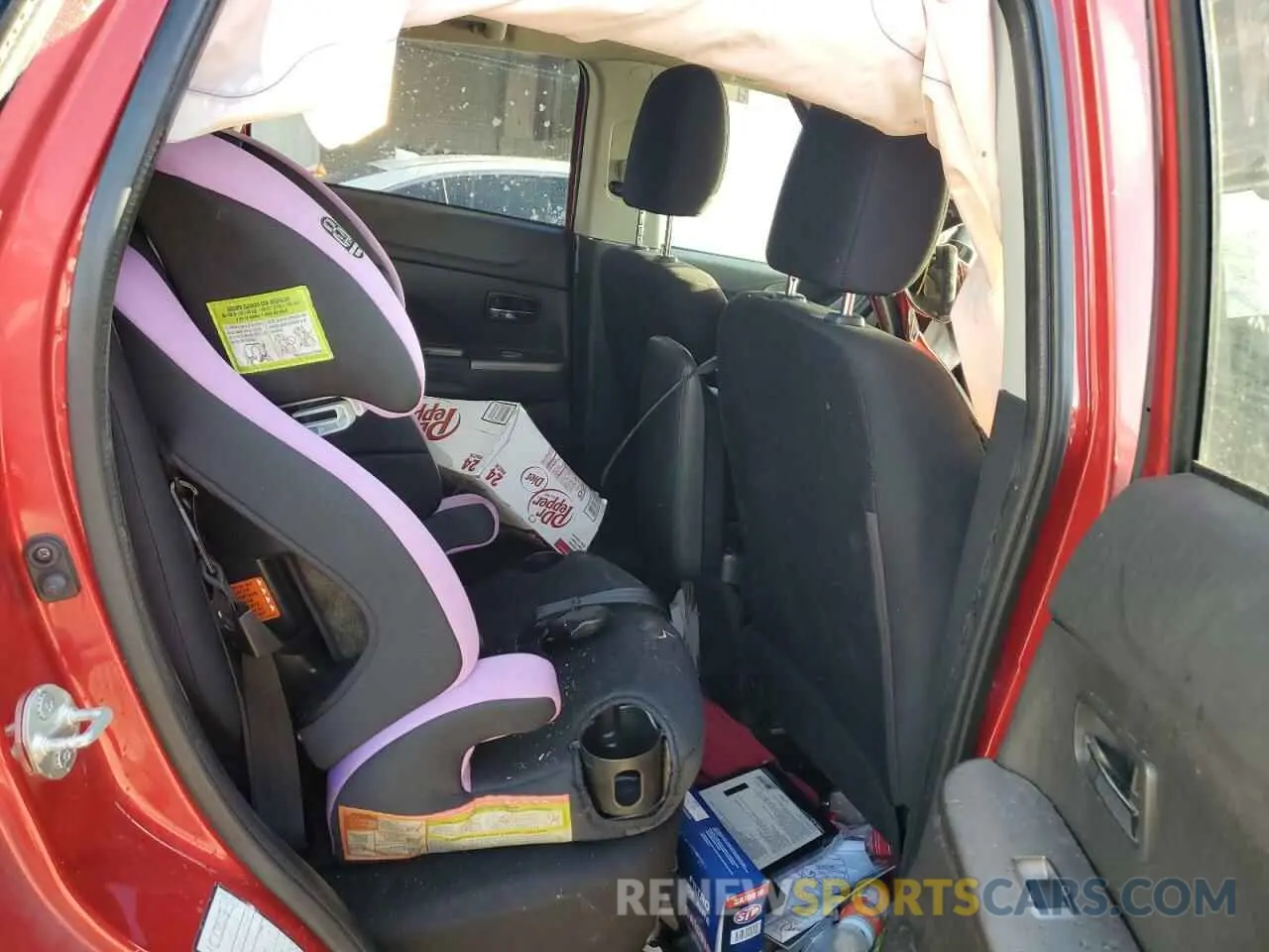 11 Photograph of a damaged car JA4AP4AU6KU013740 MITSUBISHI OUTLANDER 2019