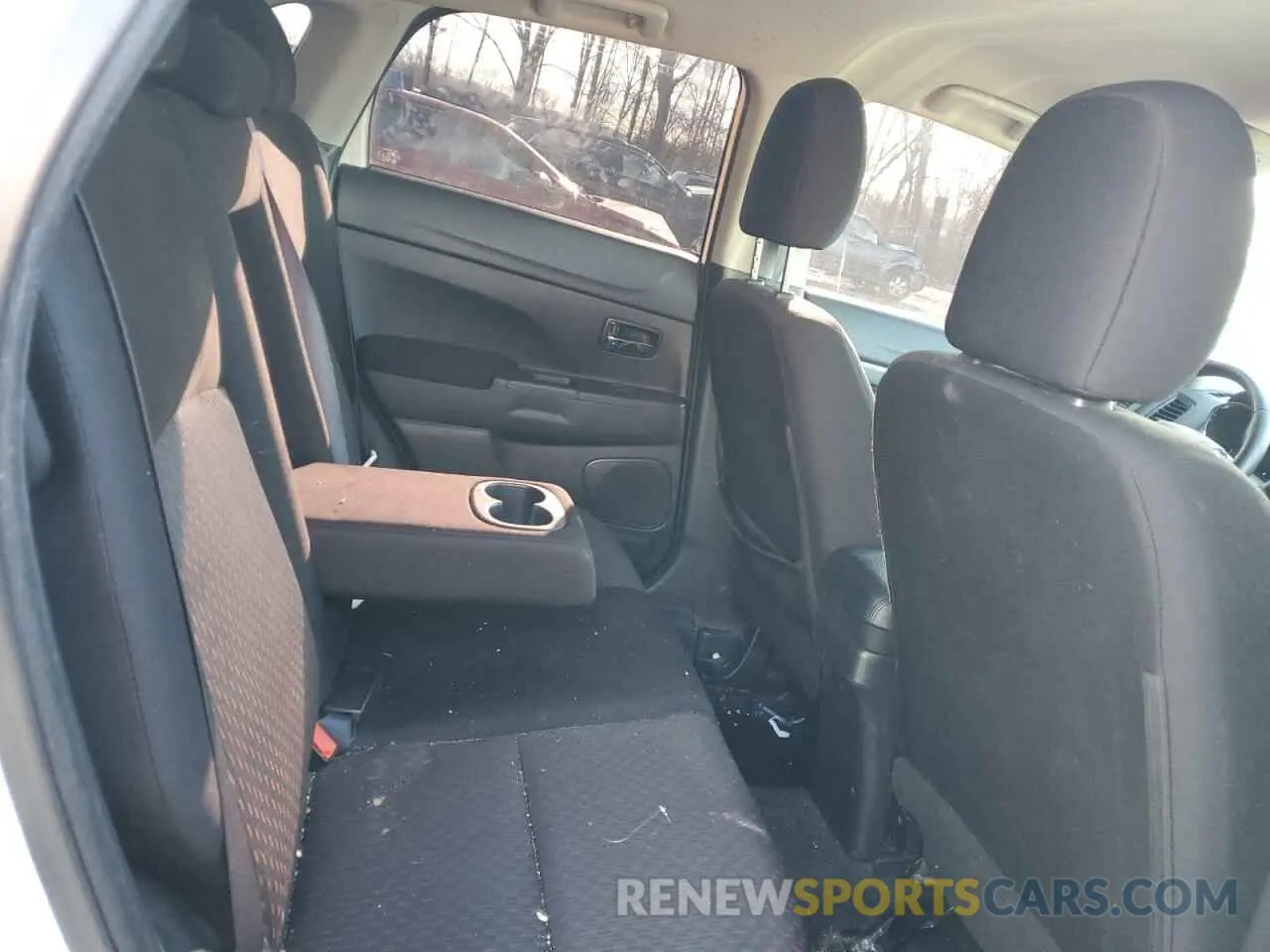 10 Photograph of a damaged car JA4AR3AU0KU031168 MITSUBISHI OUTLANDER 2019