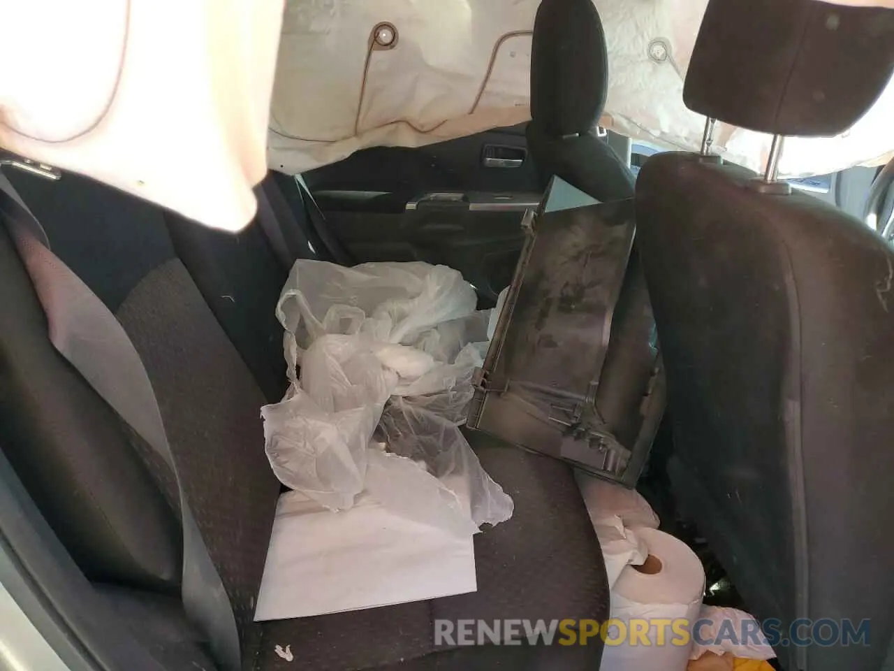 11 Photograph of a damaged car JA4AR3AU3KU011982 MITSUBISHI OUTLANDER 2019
