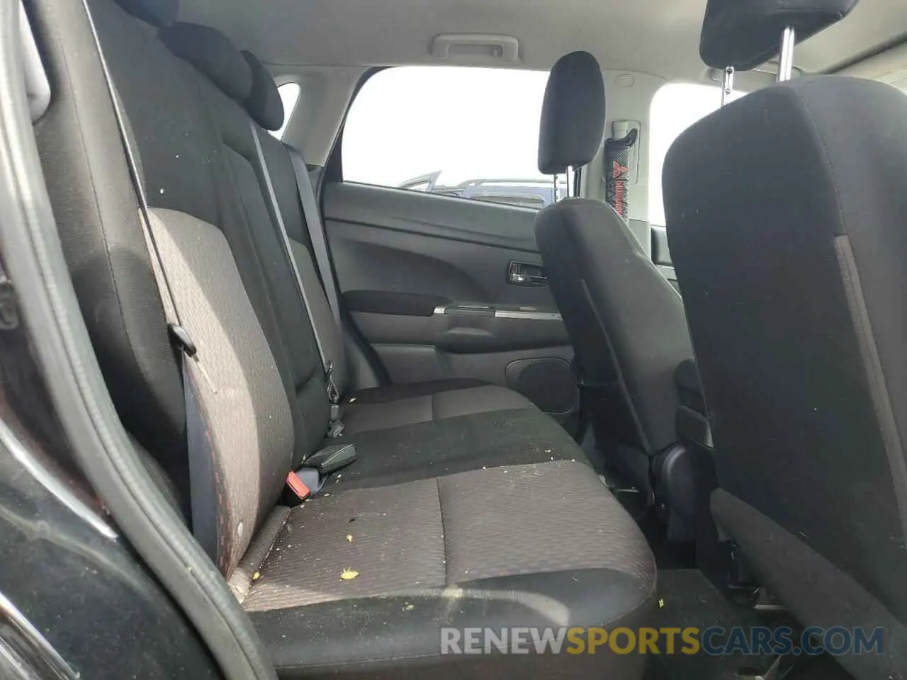 11 Photograph of a damaged car JA4AR3AU3KU013117 MITSUBISHI OUTLANDER 2019