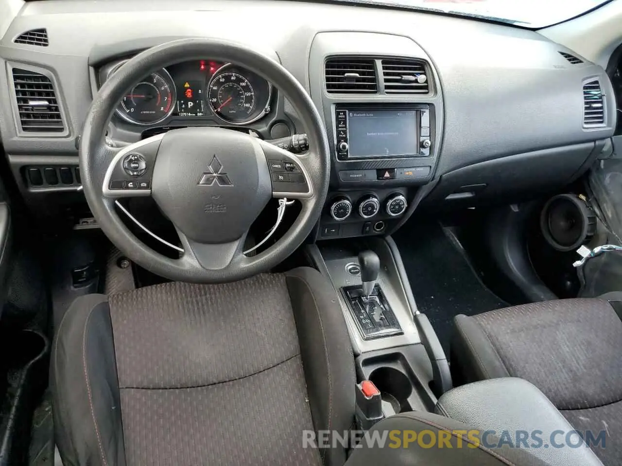 8 Photograph of a damaged car JA4AR3AU3KU013117 MITSUBISHI OUTLANDER 2019