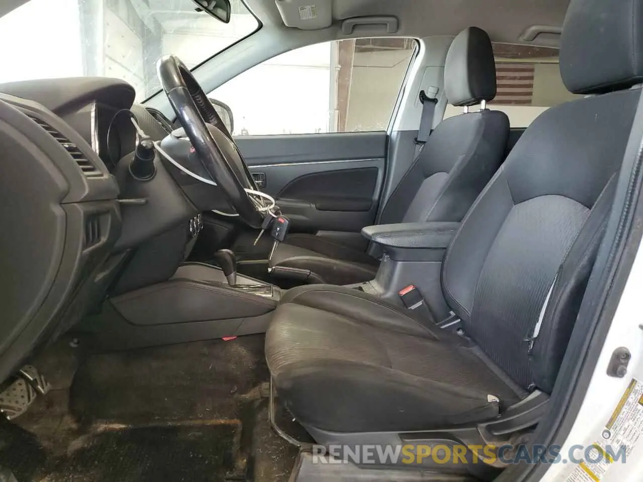 7 Photograph of a damaged car JA4AR3AU3KU033139 MITSUBISHI OUTLANDER 2019