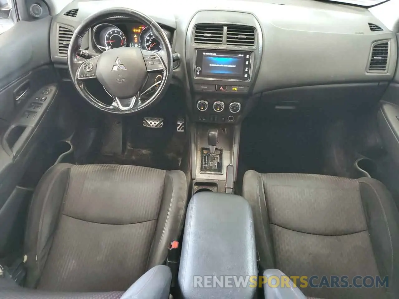 8 Photograph of a damaged car JA4AR3AU3KU033139 MITSUBISHI OUTLANDER 2019