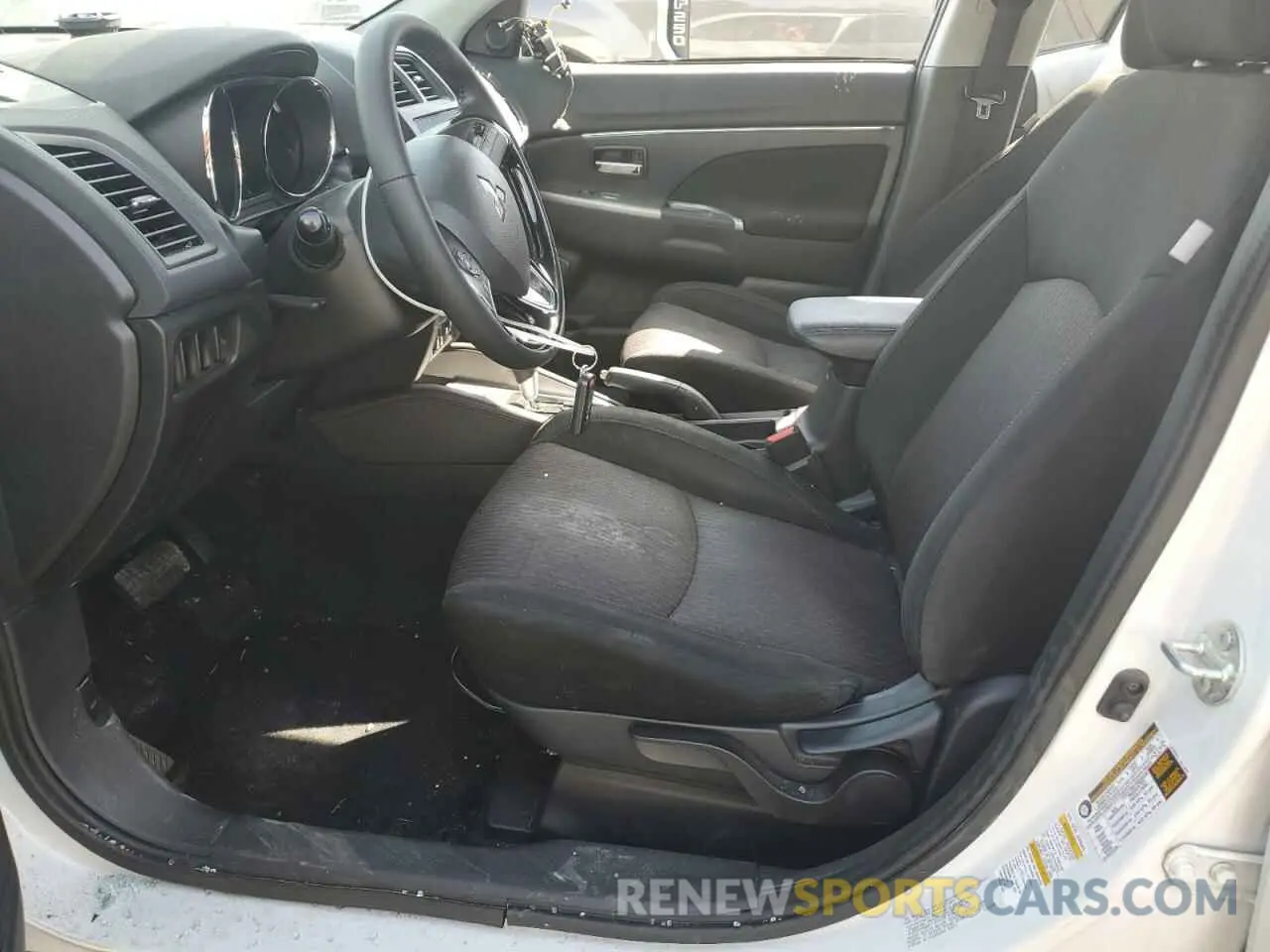 7 Photograph of a damaged car JA4AR3AU5KU004807 MITSUBISHI OUTLANDER 2019