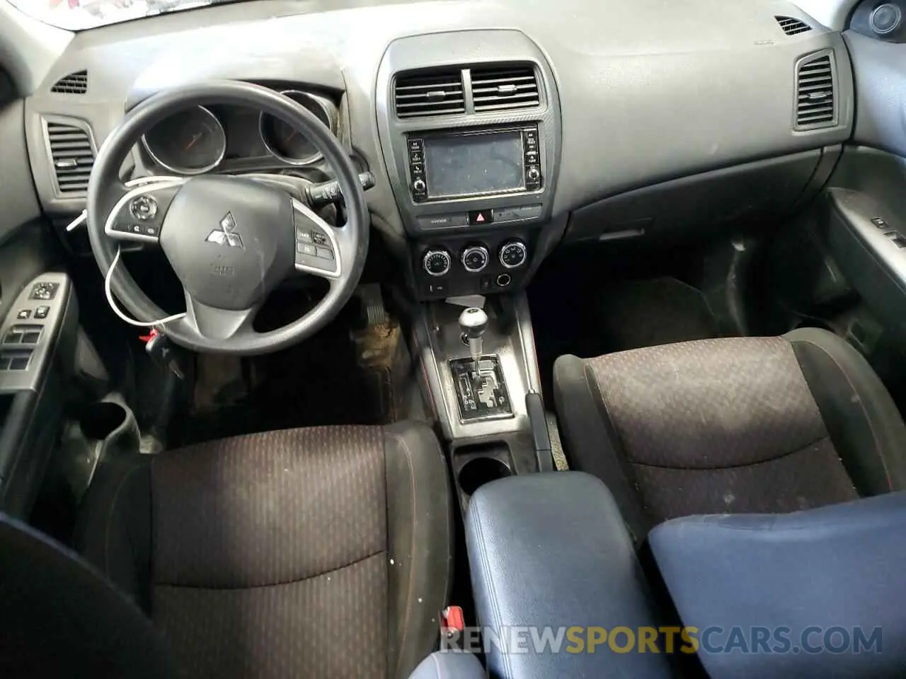 8 Photograph of a damaged car JA4AR3AU5KU016603 MITSUBISHI OUTLANDER 2019