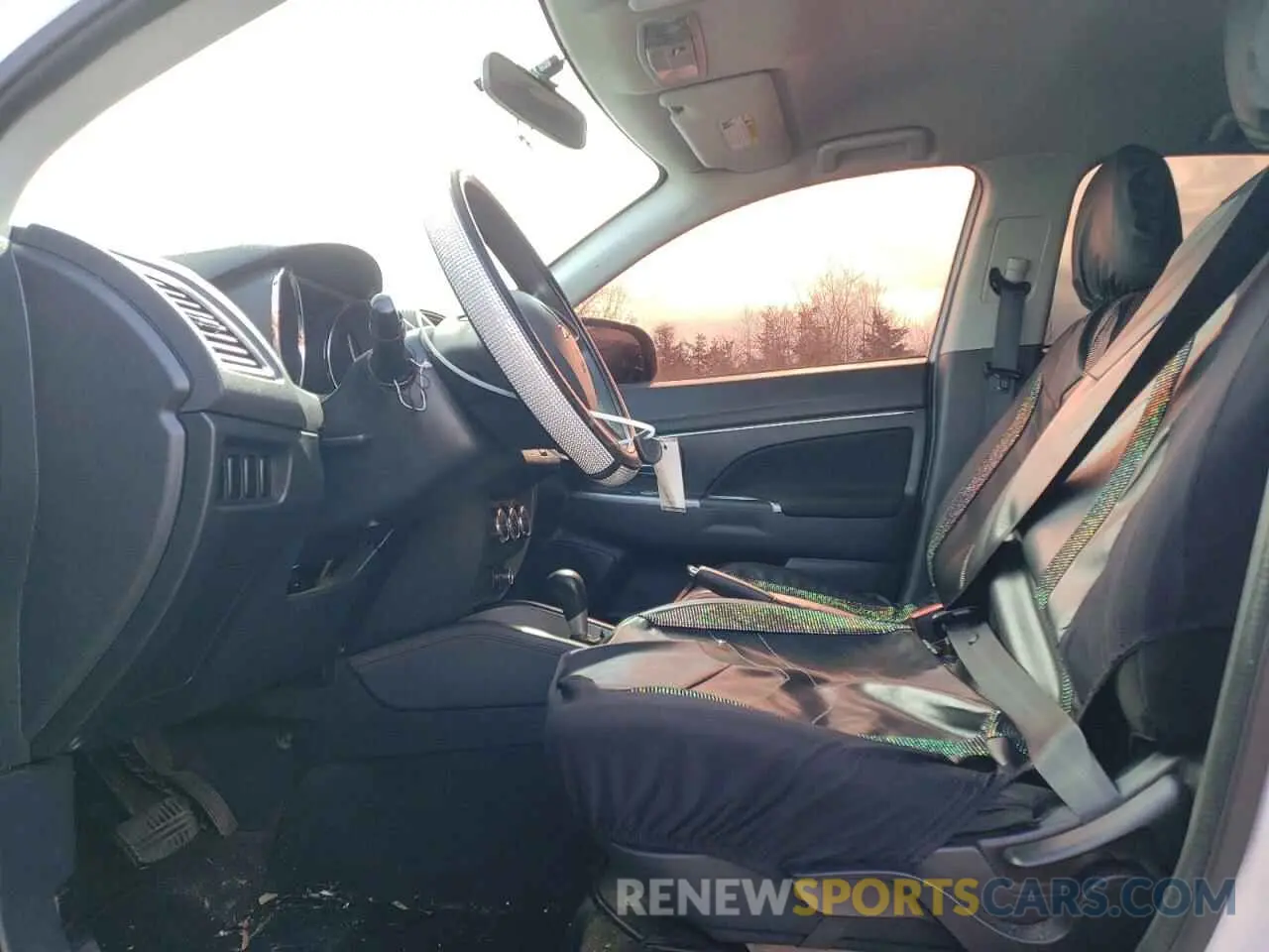 7 Photograph of a damaged car JA4AR3AU5KU031425 MITSUBISHI OUTLANDER 2019
