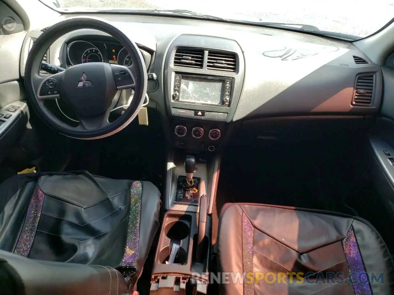 8 Photograph of a damaged car JA4AR3AU5KU031425 MITSUBISHI OUTLANDER 2019