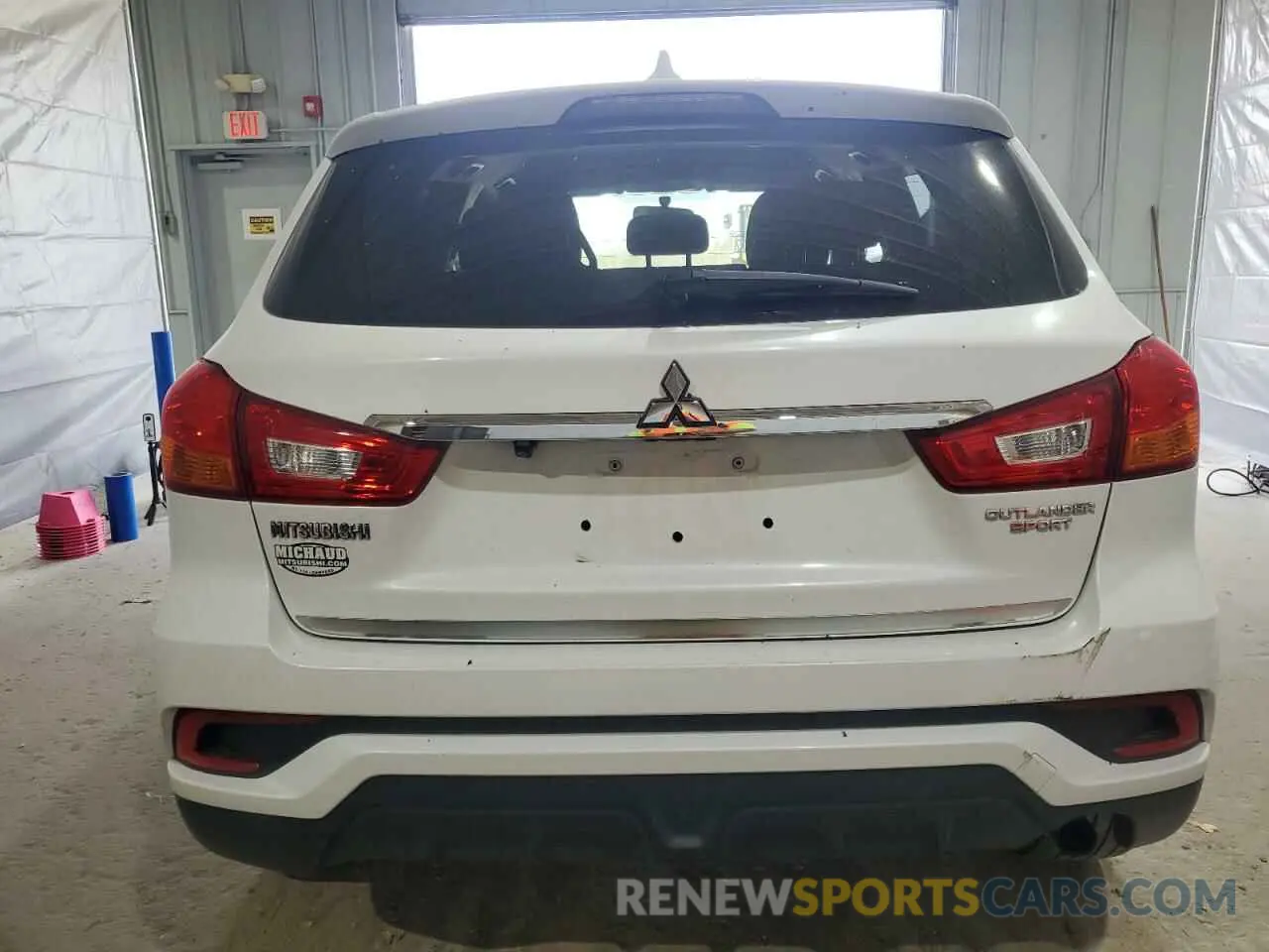 6 Photograph of a damaged car JA4AR3AUXKU003667 MITSUBISHI OUTLANDER 2019