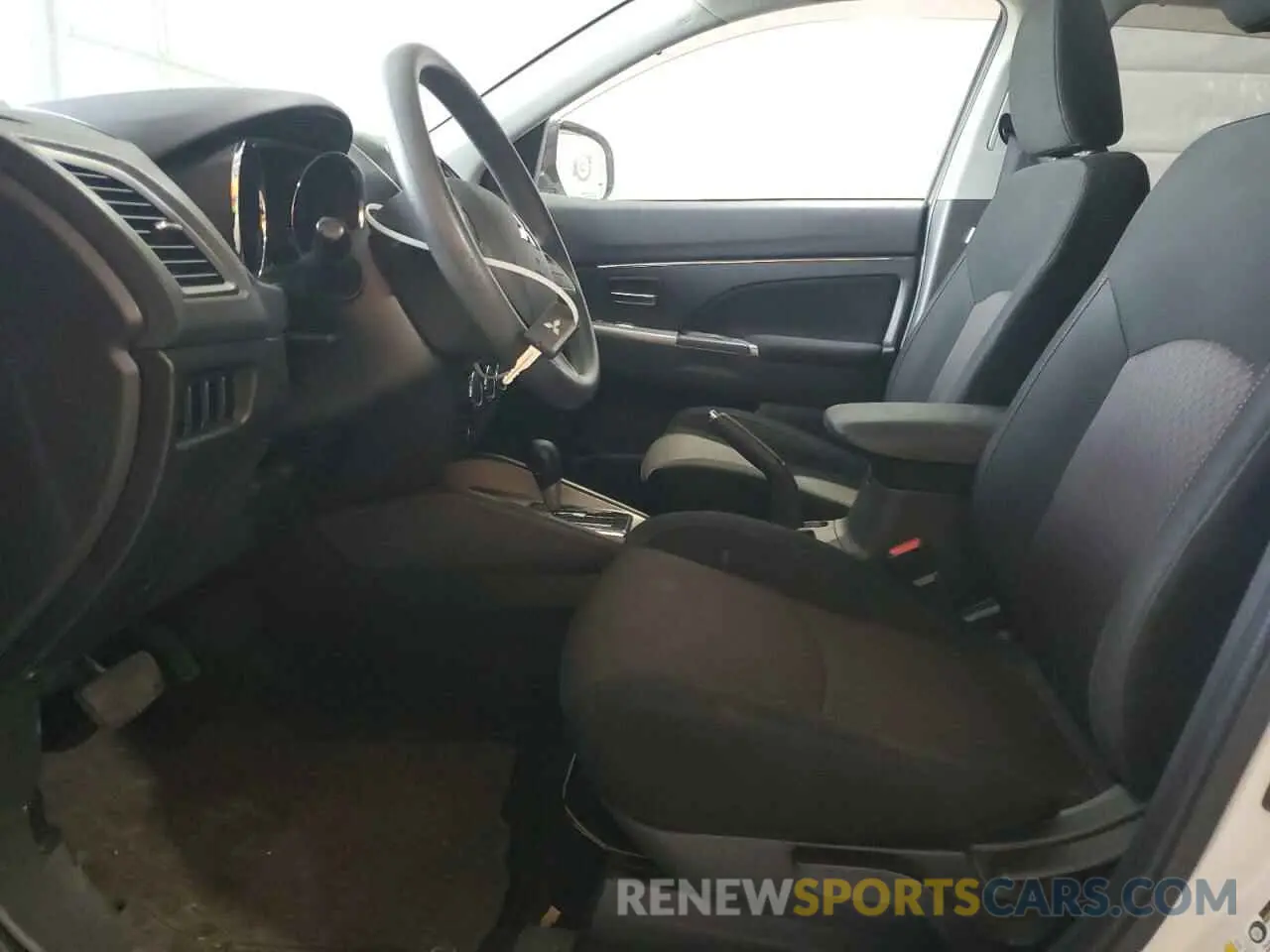 7 Photograph of a damaged car JA4AR3AUXKU003667 MITSUBISHI OUTLANDER 2019