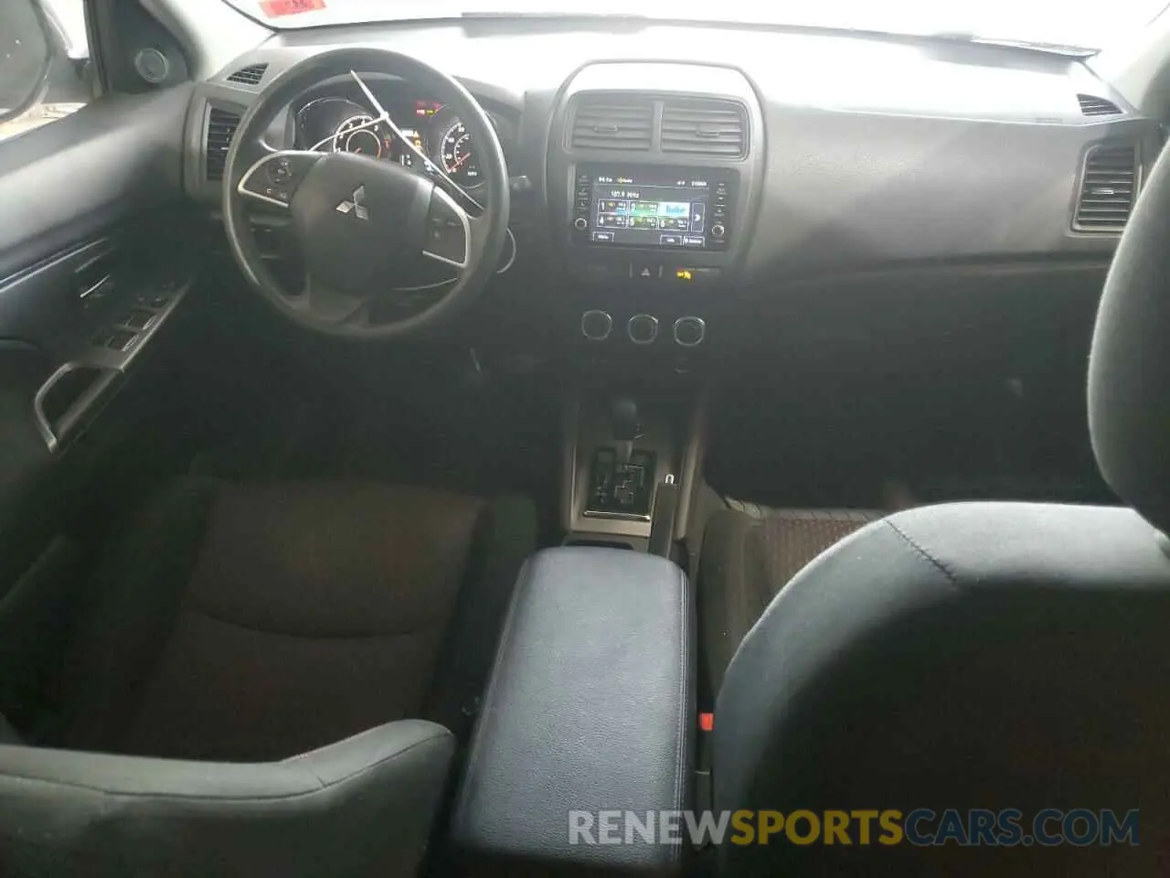 8 Photograph of a damaged car JA4AR3AUXKU003667 MITSUBISHI OUTLANDER 2019