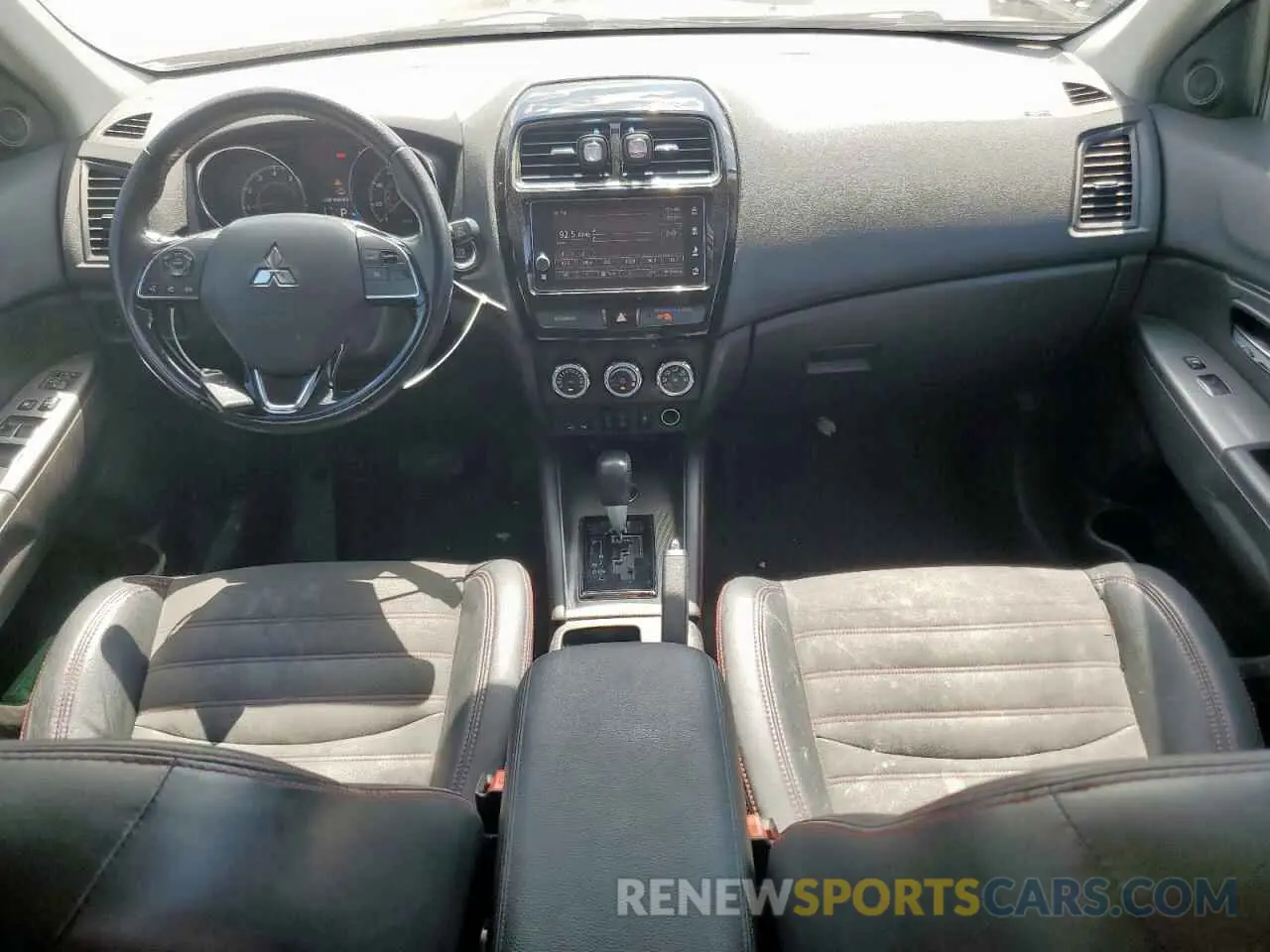 8 Photograph of a damaged car JA4AR4AW8KU005764 MITSUBISHI OUTLANDER 2019