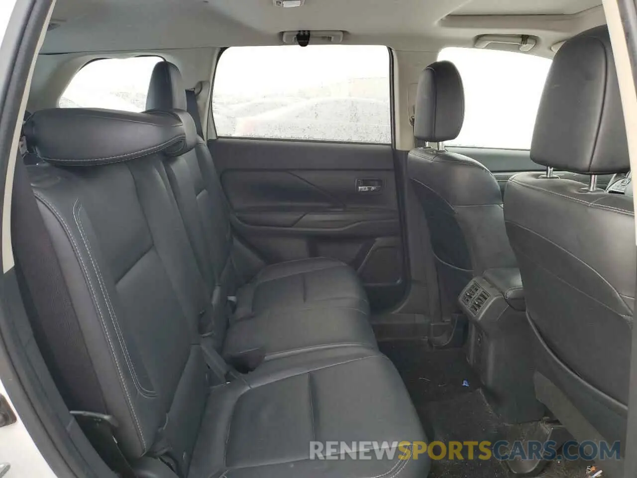 11 Photograph of a damaged car JA4AZ2A36KZ602425 MITSUBISHI OUTLANDER 2019