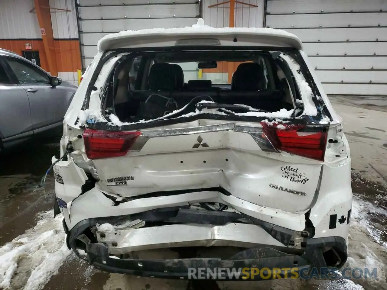 6 Photograph of a damaged car JA4AZ2A36KZ602425 MITSUBISHI OUTLANDER 2019