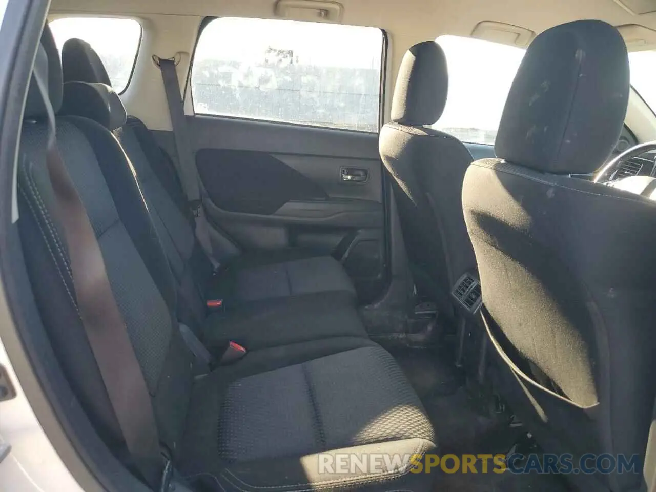 11 Photograph of a damaged car JA4AZ2A37KZ606743 MITSUBISHI OUTLANDER 2019
