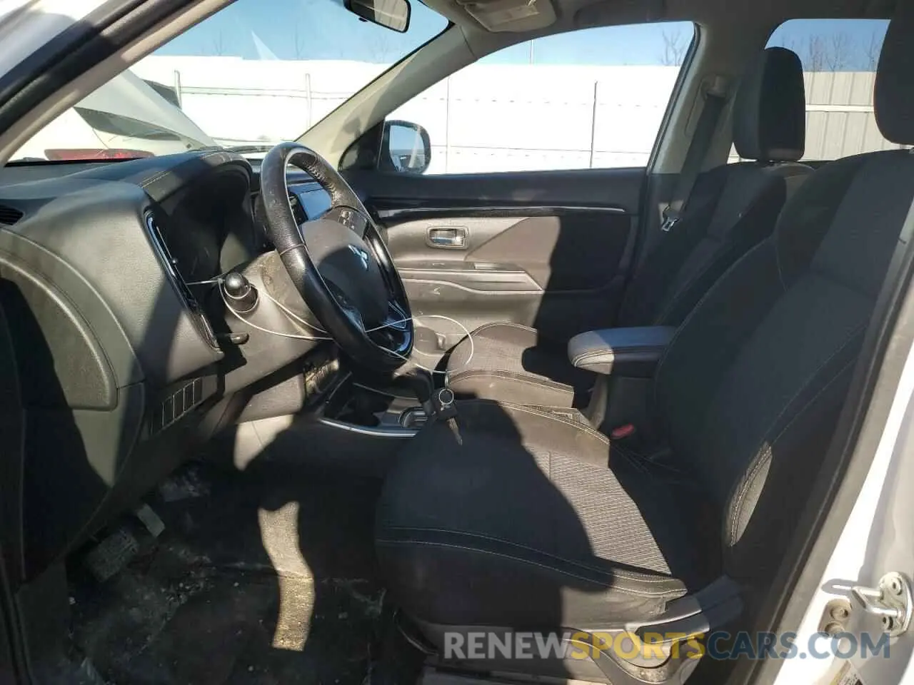 7 Photograph of a damaged car JA4AZ2A37KZ606743 MITSUBISHI OUTLANDER 2019