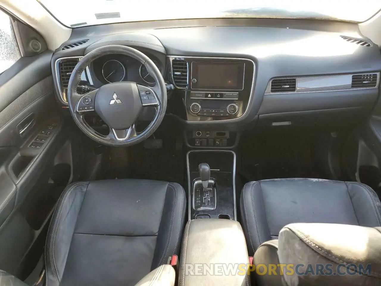 8 Photograph of a damaged car JA4AZ3A30KZ017877 MITSUBISHI OUTLANDER 2019
