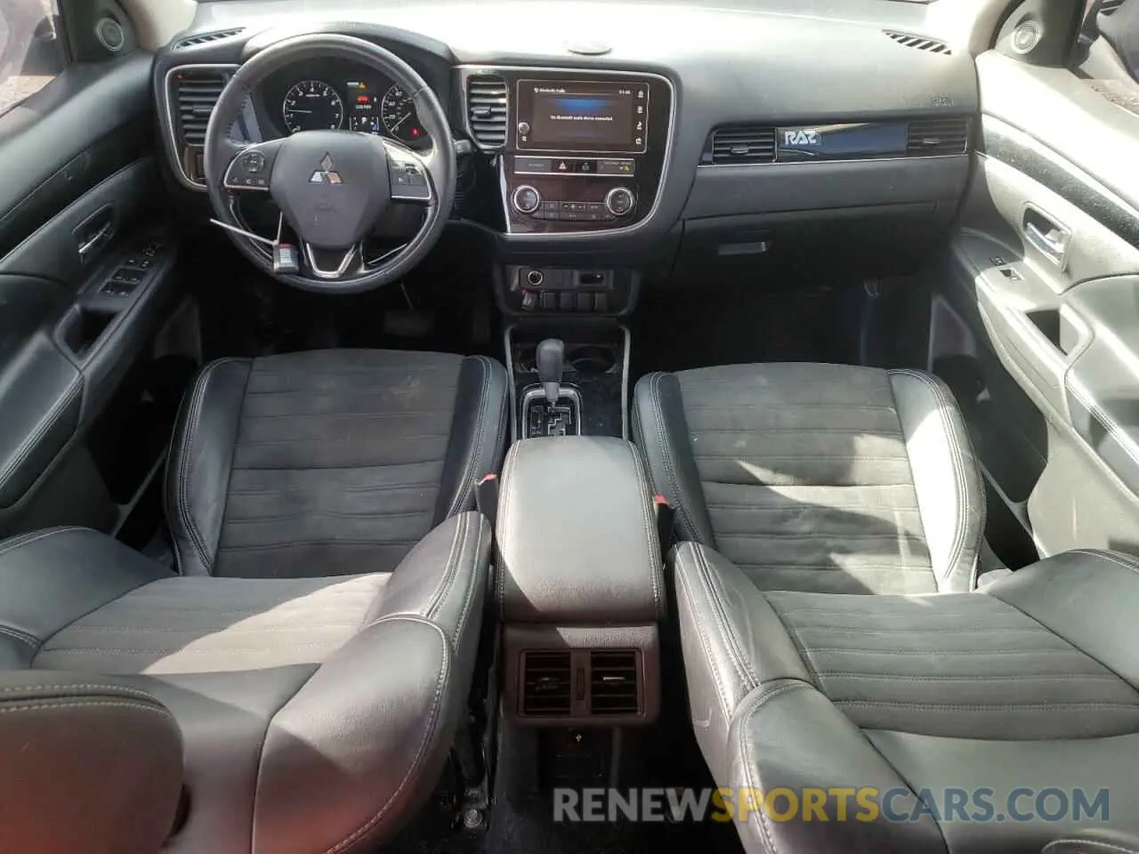 8 Photograph of a damaged car JA4AZ3A30KZ046876 MITSUBISHI OUTLANDER 2019