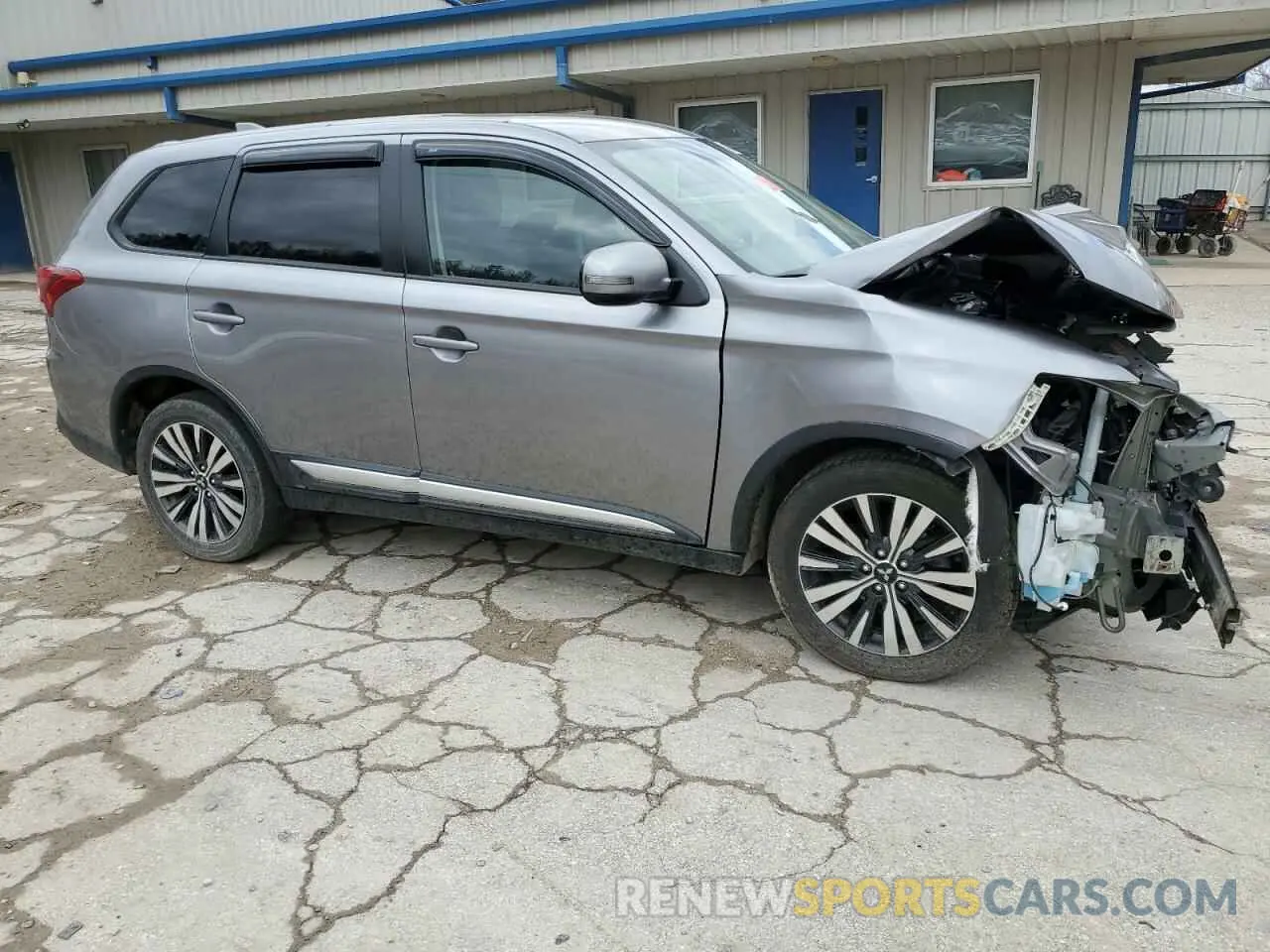 4 Photograph of a damaged car JA4AZ3A31KZ013871 MITSUBISHI OUTLANDER 2019