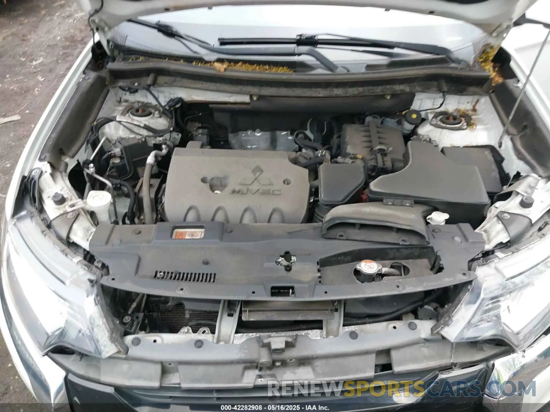 10 Photograph of a damaged car JA4AZ3A31KZ036096 MITSUBISHI OUTLANDER 2019