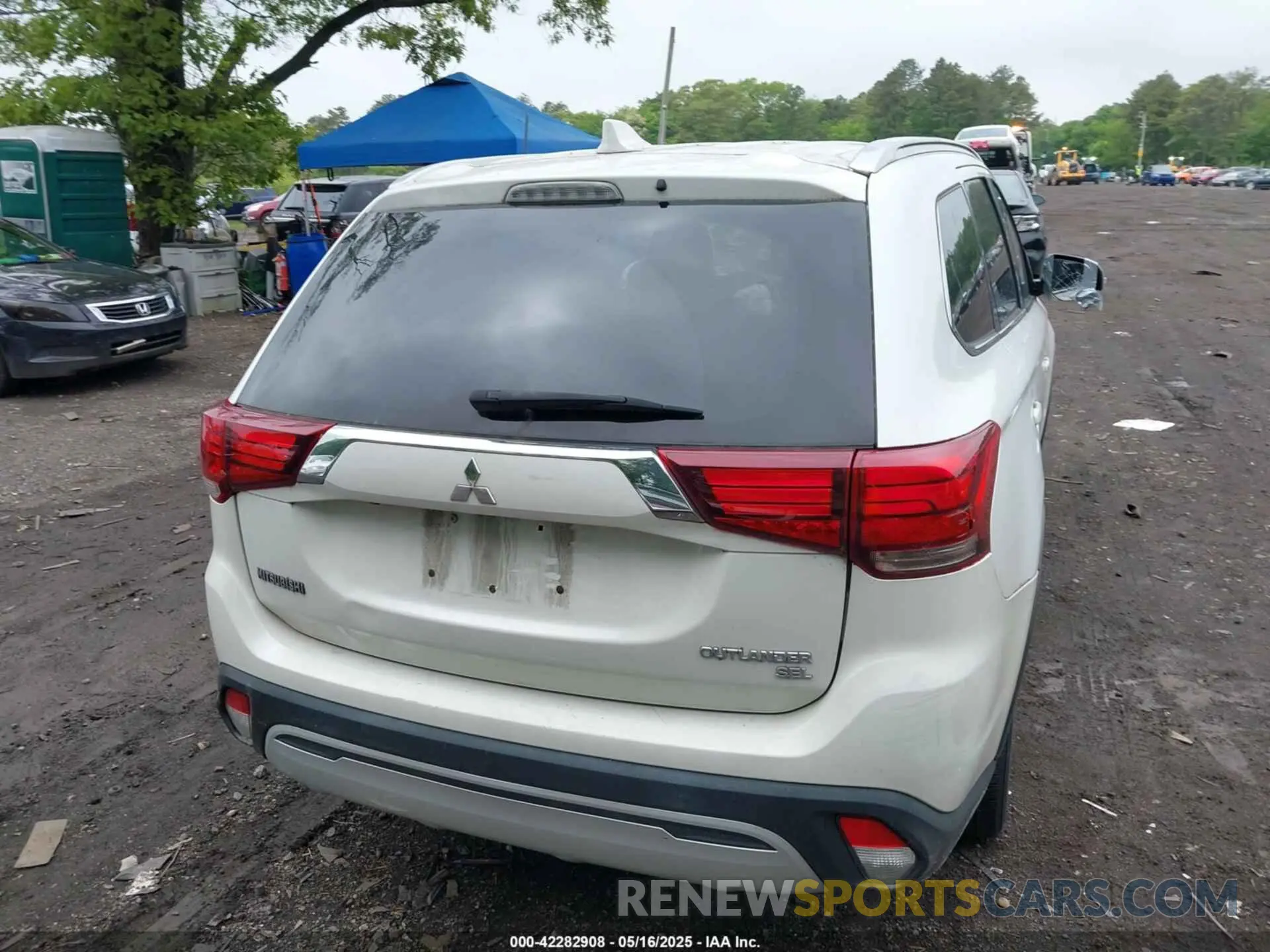 16 Photograph of a damaged car JA4AZ3A31KZ036096 MITSUBISHI OUTLANDER 2019
