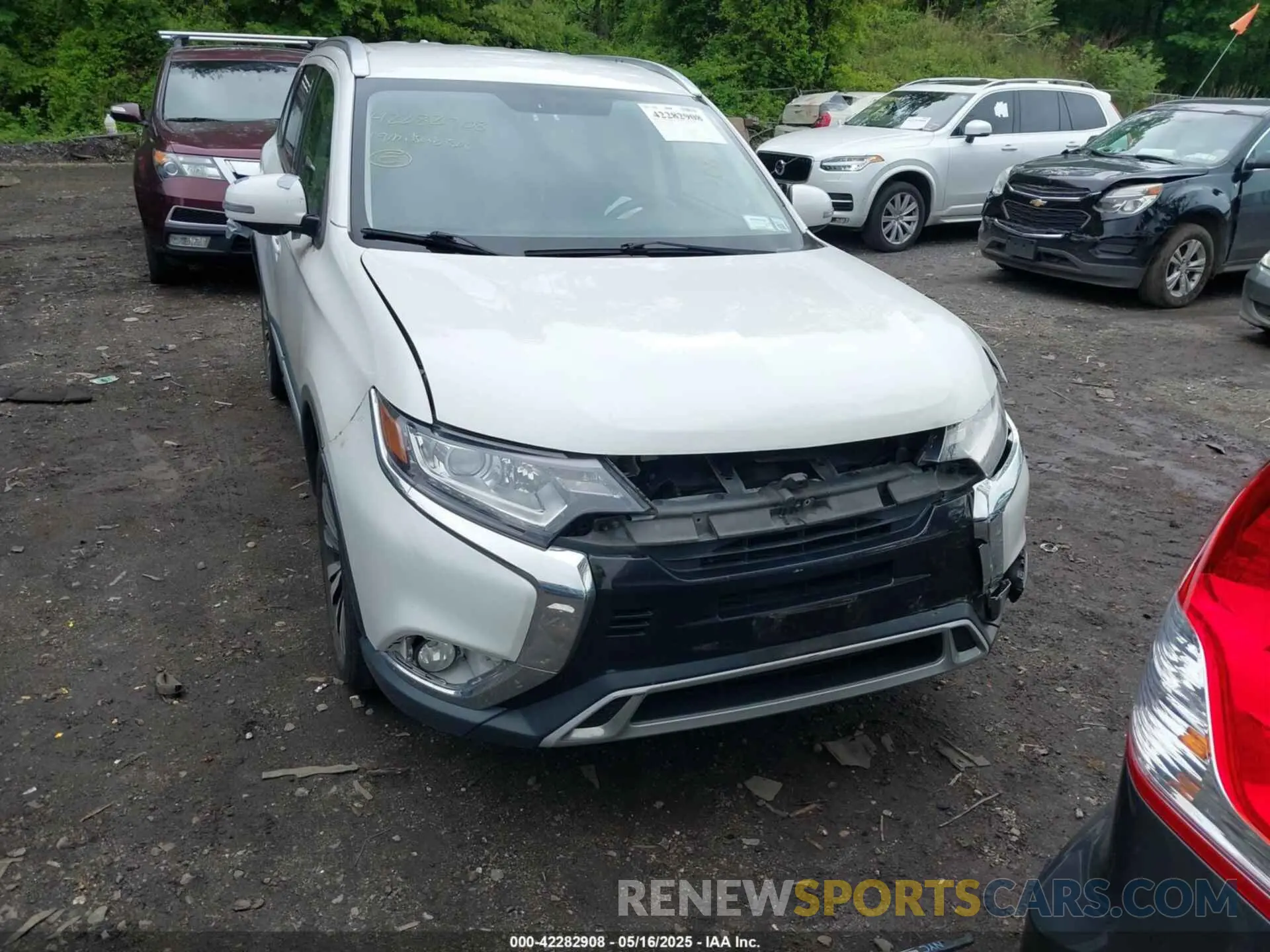 6 Photograph of a damaged car JA4AZ3A31KZ036096 MITSUBISHI OUTLANDER 2019