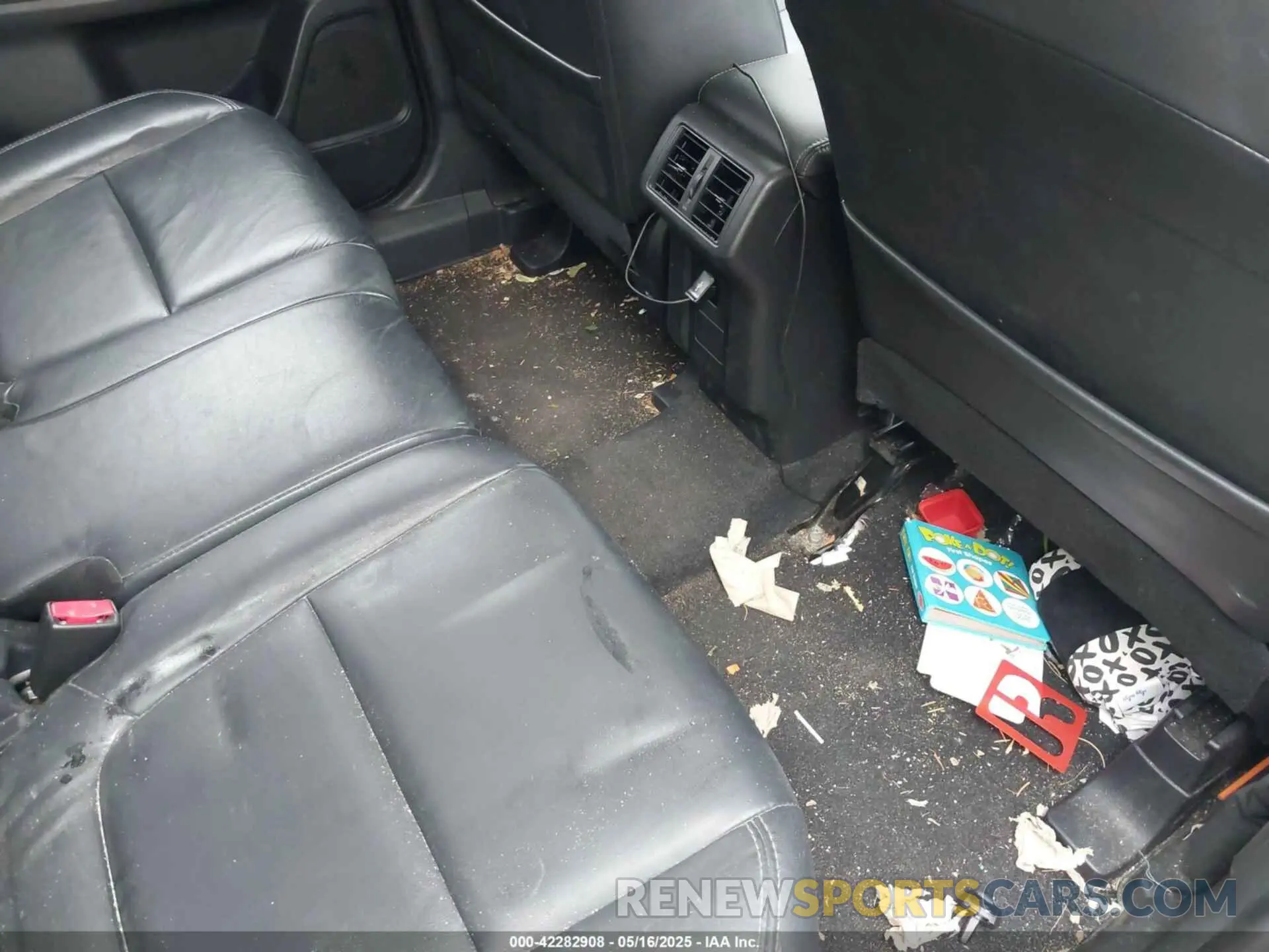 8 Photograph of a damaged car JA4AZ3A31KZ036096 MITSUBISHI OUTLANDER 2019