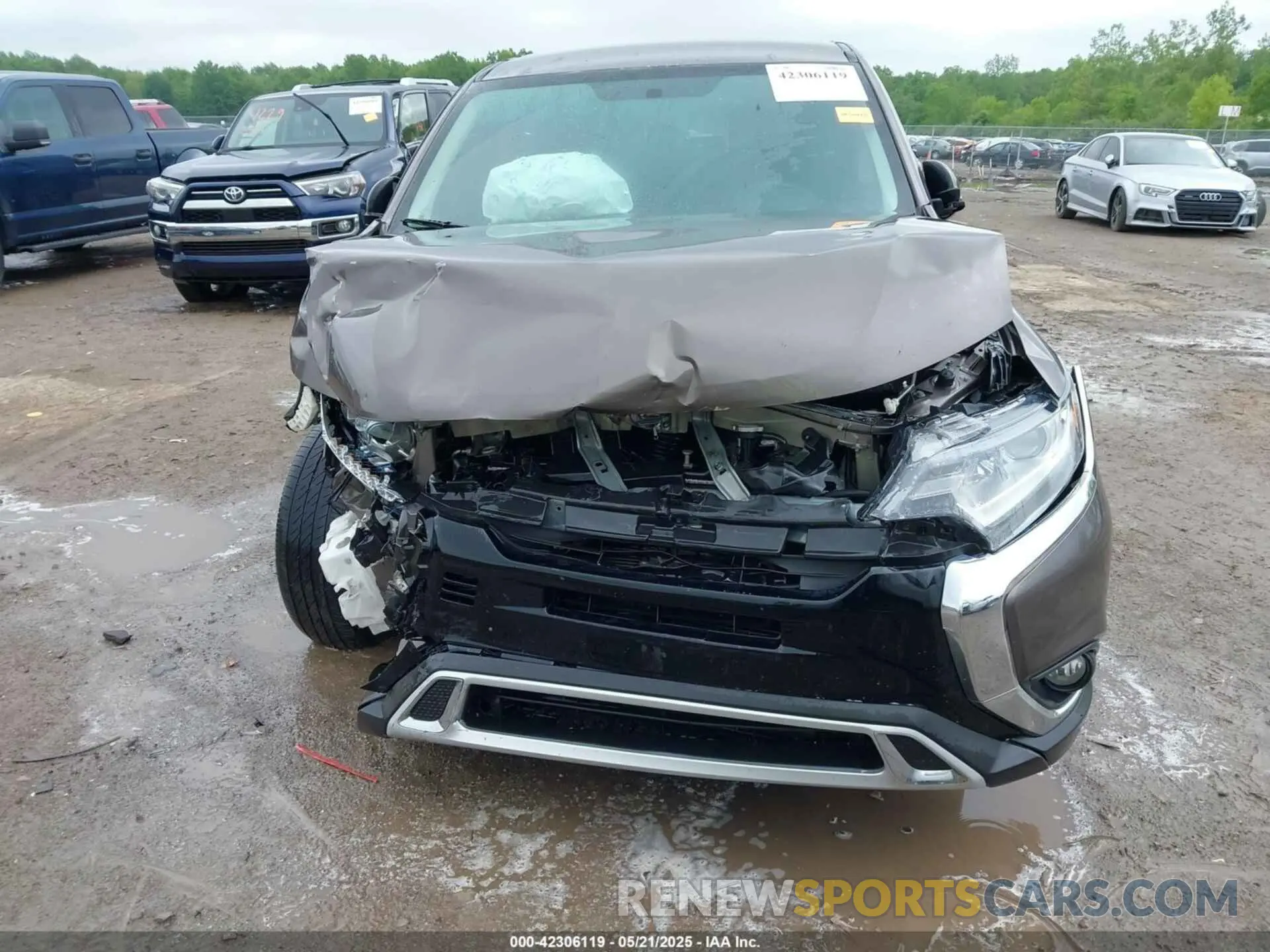 12 Photograph of a damaged car JA4AZ3A31KZ043372 MITSUBISHI OUTLANDER 2019
