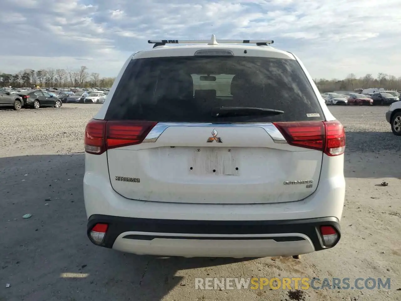 6 Photograph of a damaged car JA4AZ3A32KZ005438 MITSUBISHI OUTLANDER 2019