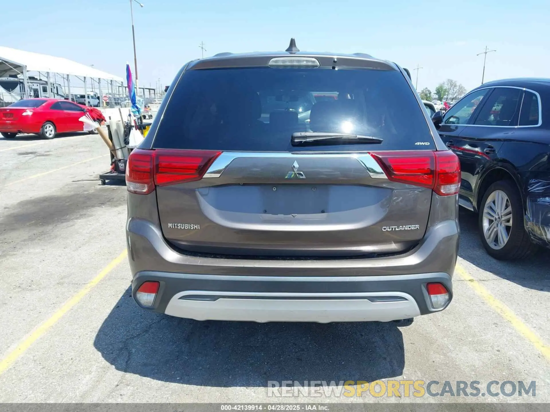 17 Photograph of a damaged car JA4AZ3A32KZ012387 MITSUBISHI OUTLANDER 2019