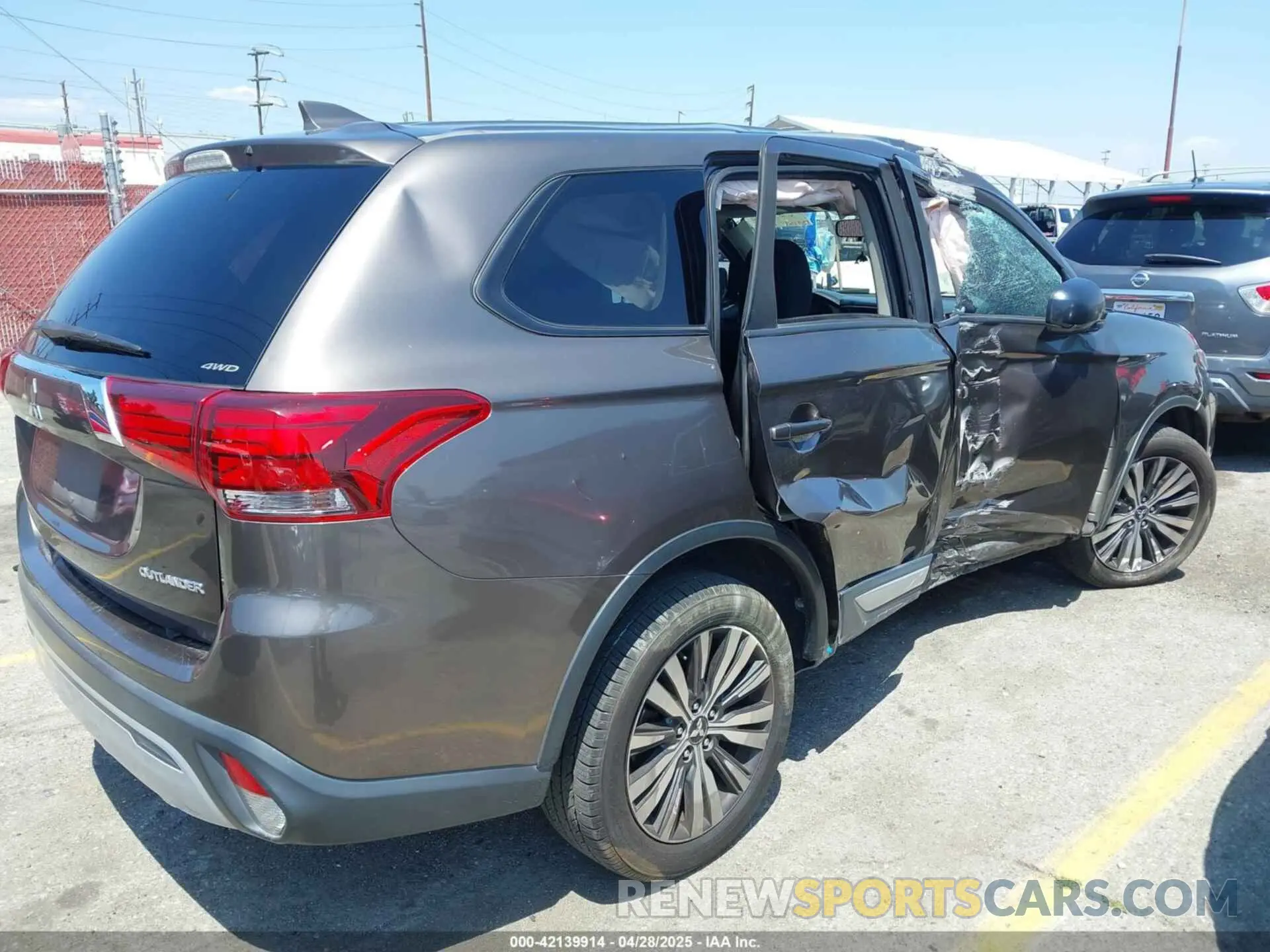 18 Photograph of a damaged car JA4AZ3A32KZ012387 MITSUBISHI OUTLANDER 2019