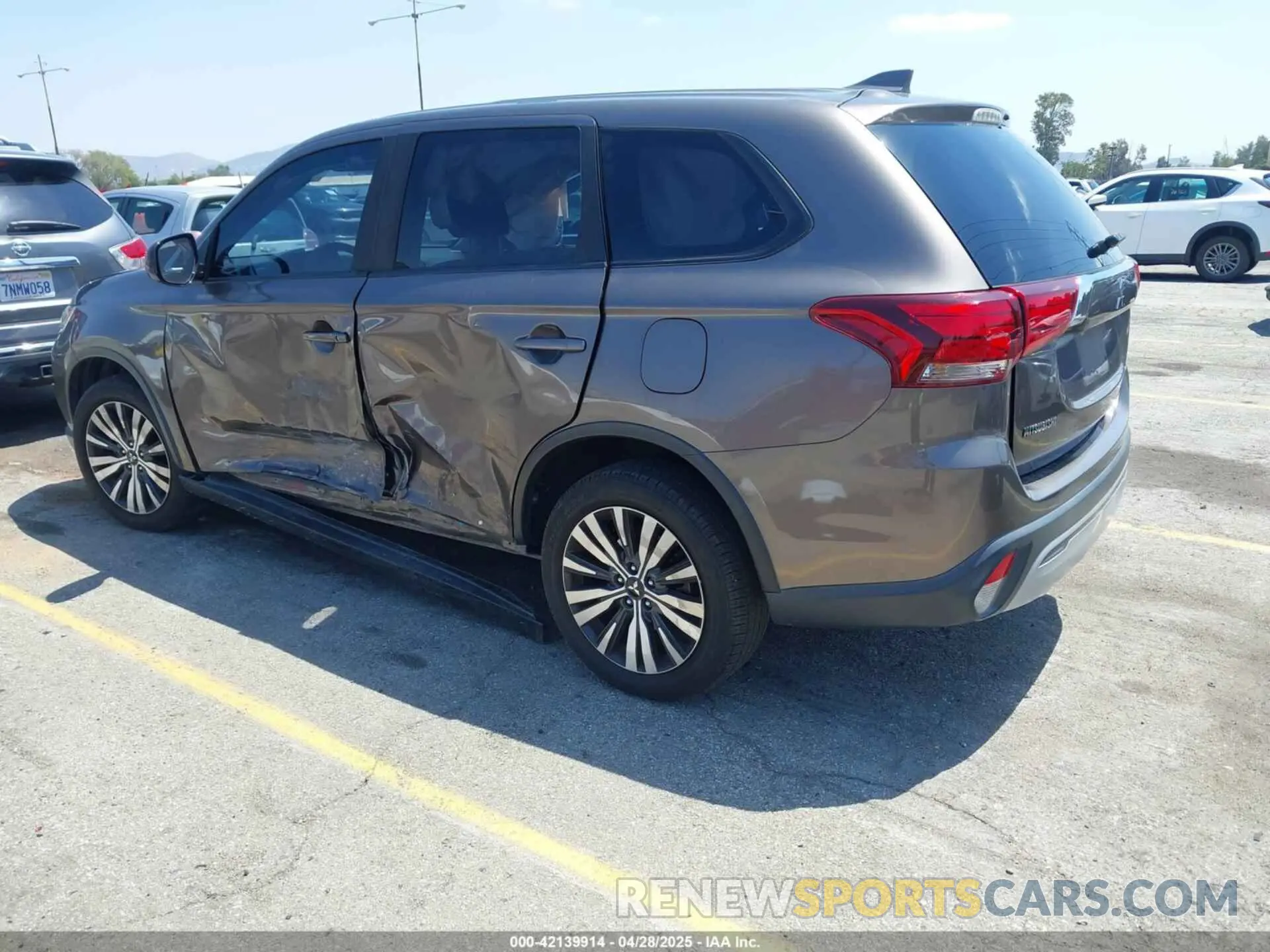 3 Photograph of a damaged car JA4AZ3A32KZ012387 MITSUBISHI OUTLANDER 2019
