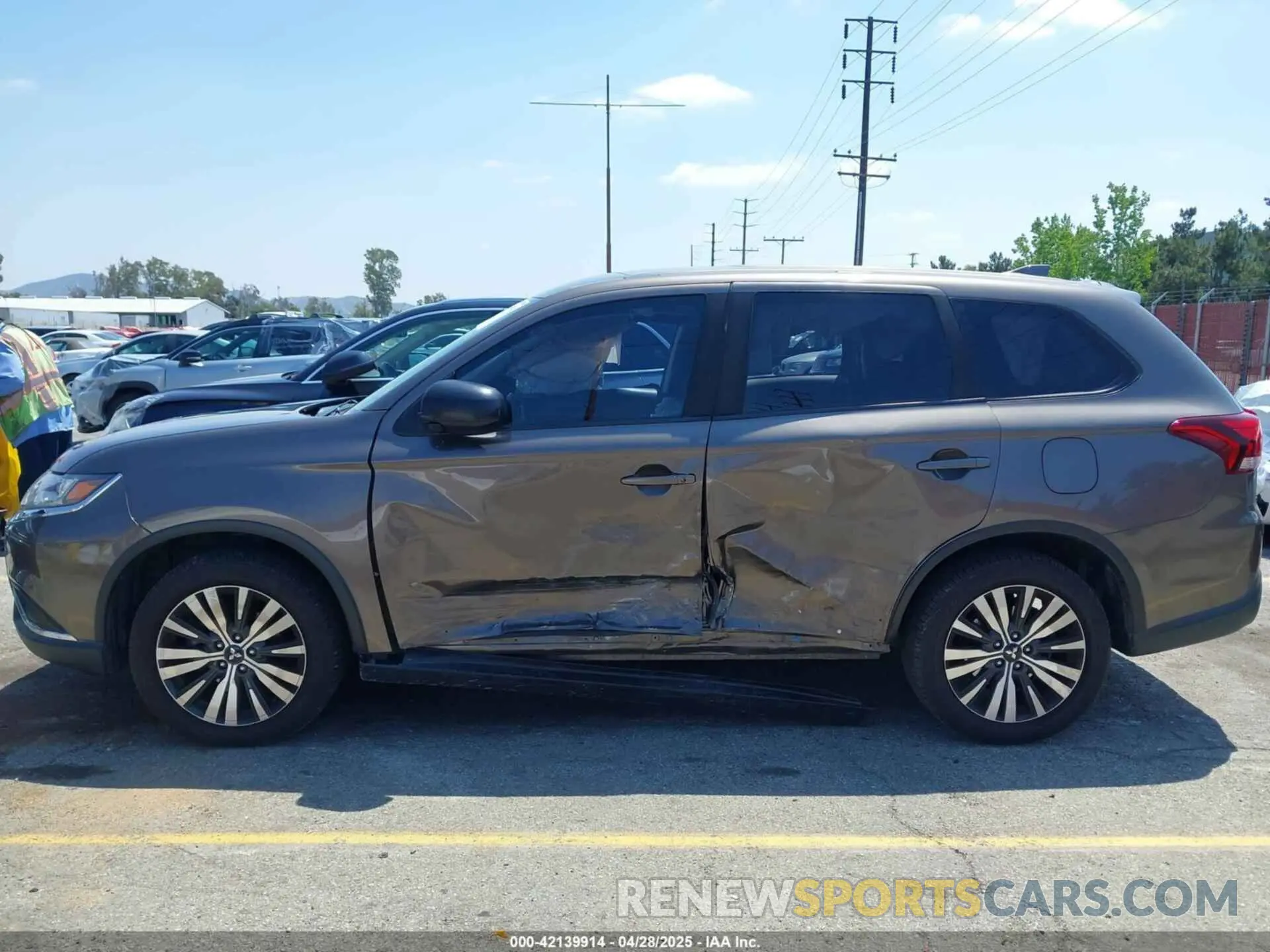 6 Photograph of a damaged car JA4AZ3A32KZ012387 MITSUBISHI OUTLANDER 2019