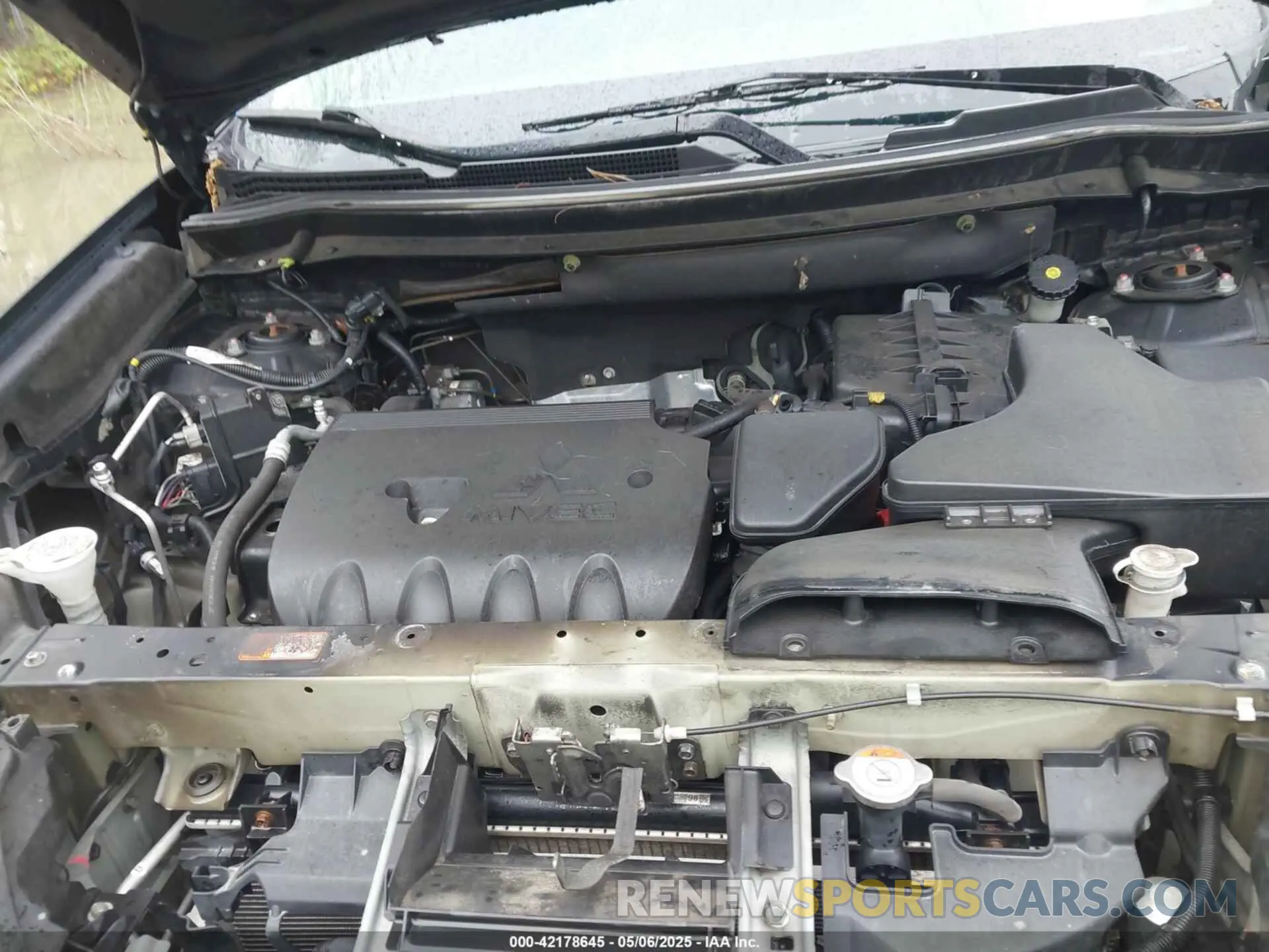 10 Photograph of a damaged car JA4AZ3A32KZ020814 MITSUBISHI OUTLANDER 2019