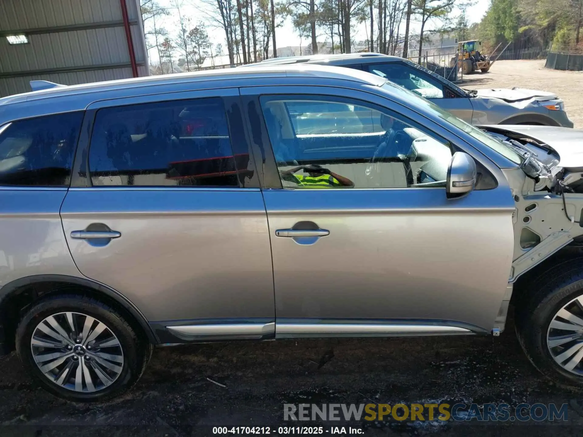14 Photograph of a damaged car JA4AZ3A32KZ023910 MITSUBISHI OUTLANDER 2019