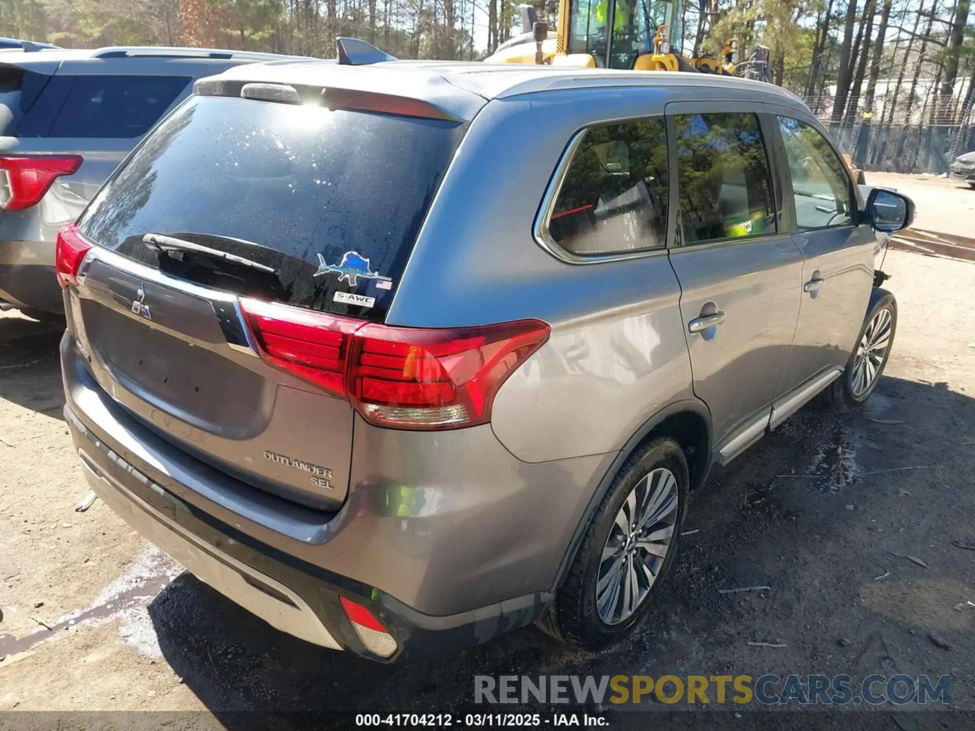 4 Photograph of a damaged car JA4AZ3A32KZ023910 MITSUBISHI OUTLANDER 2019