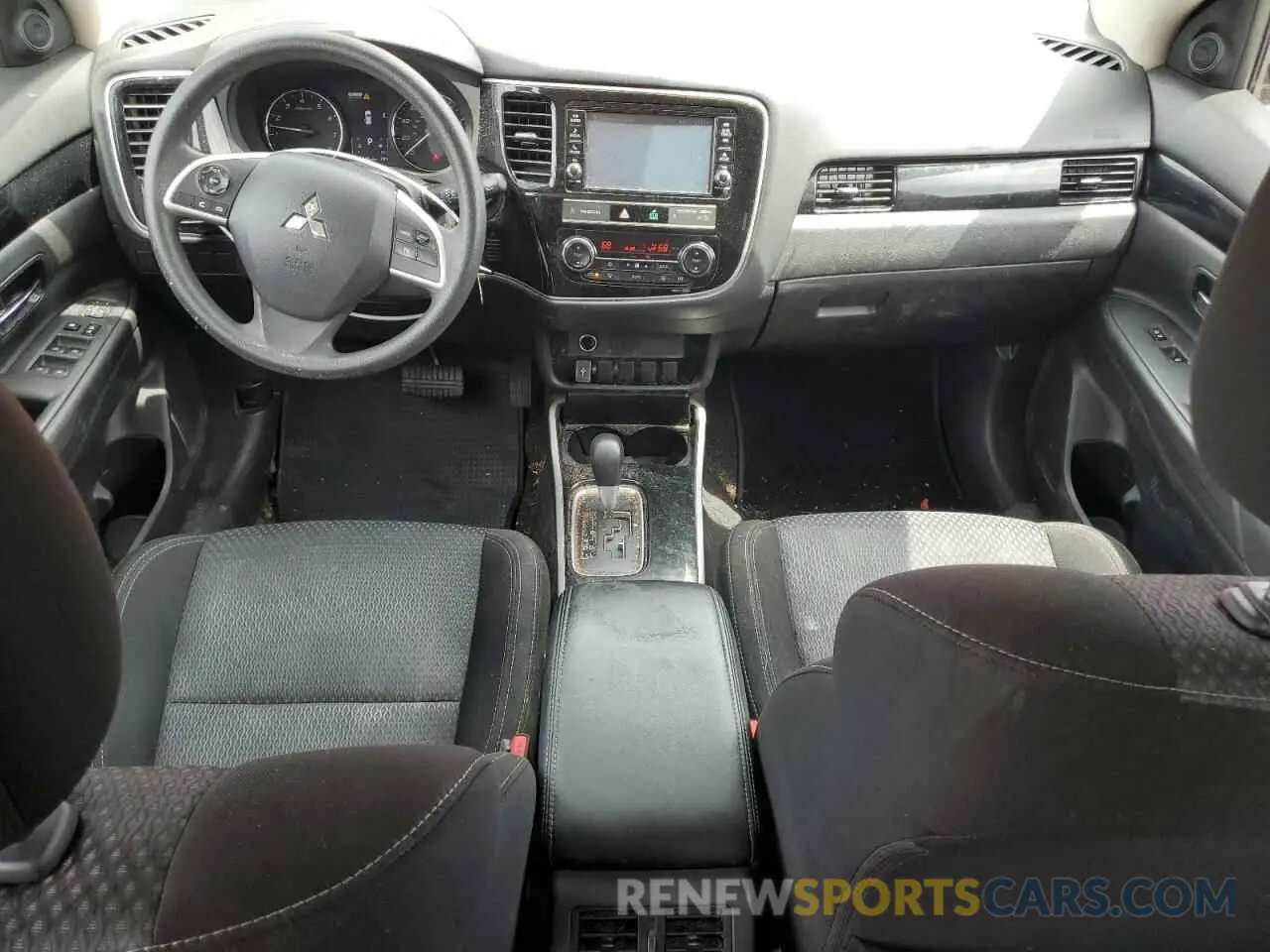 8 Photograph of a damaged car JA4AZ3A33KZ008042 MITSUBISHI OUTLANDER 2019