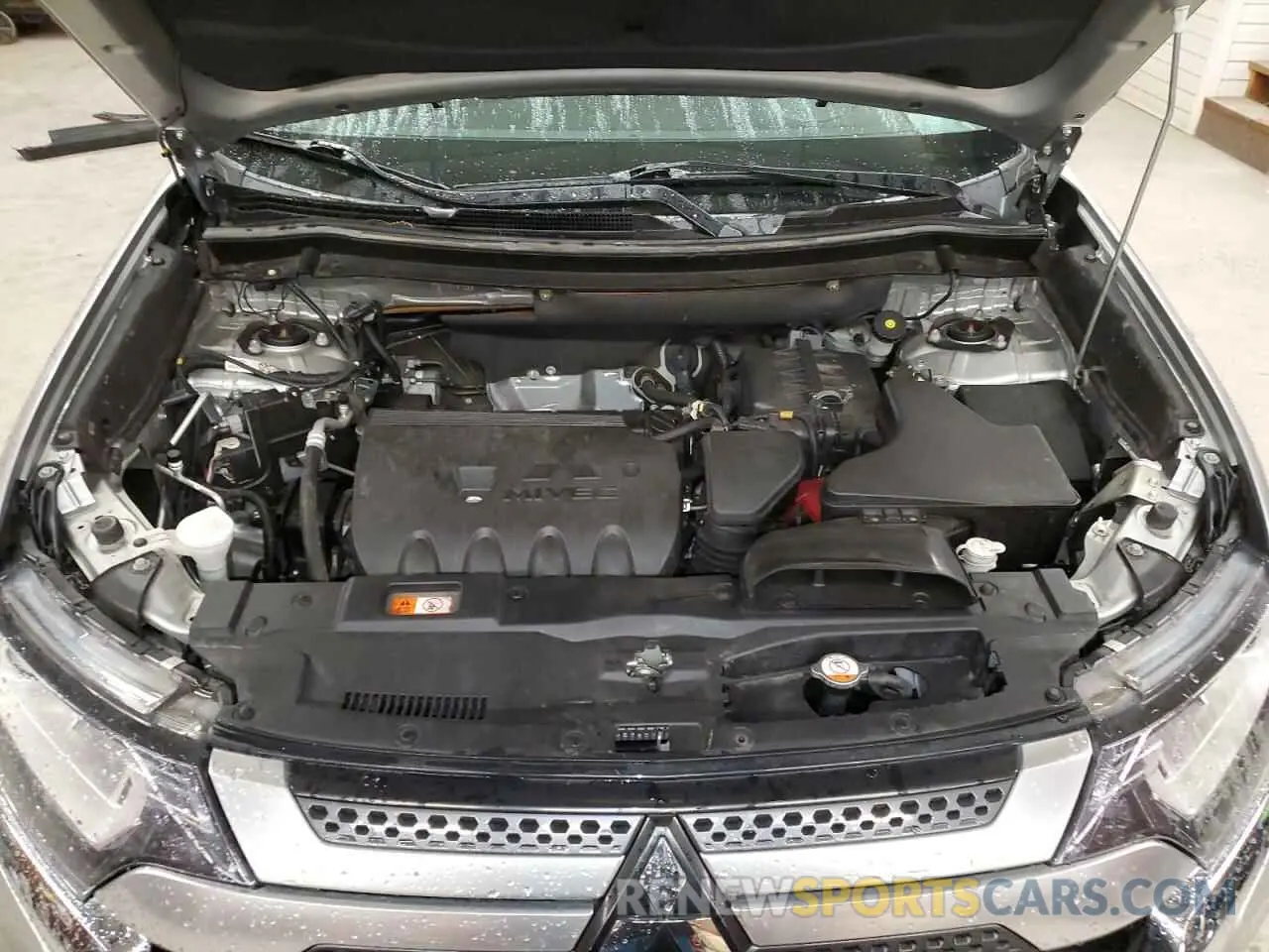12 Photograph of a damaged car JA4AZ3A33KZ031238 MITSUBISHI OUTLANDER 2019