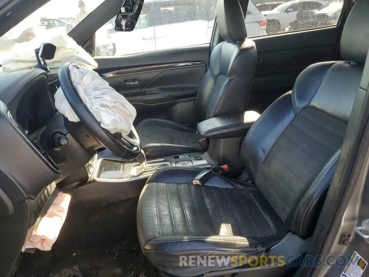 7 Photograph of a damaged car JA4AZ3A33KZ032566 MITSUBISHI OUTLANDER 2019
