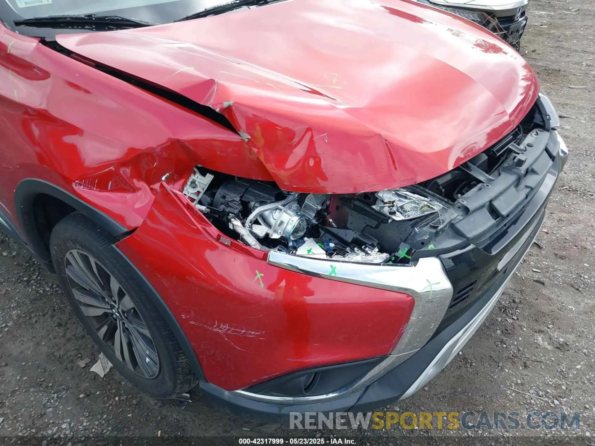6 Photograph of a damaged car JA4AZ3A33KZ051750 MITSUBISHI OUTLANDER 2019