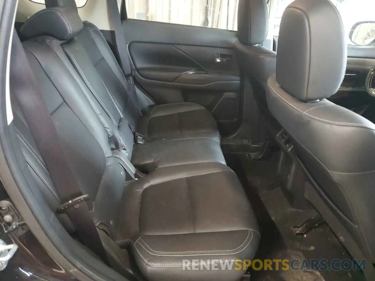 11 Photograph of a damaged car JA4AZ3A34KJ001051 MITSUBISHI OUTLANDER 2019
