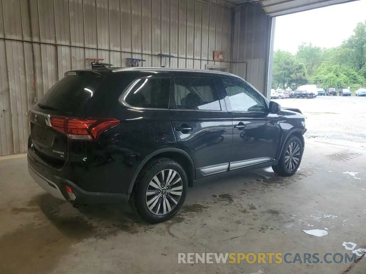 3 Photograph of a damaged car JA4AZ3A34KJ001051 MITSUBISHI OUTLANDER 2019
